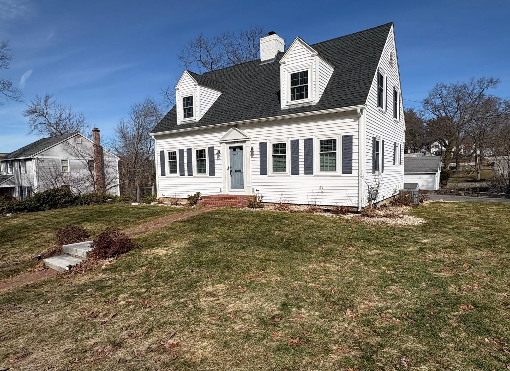 226 North St, Manchester, NH 03104