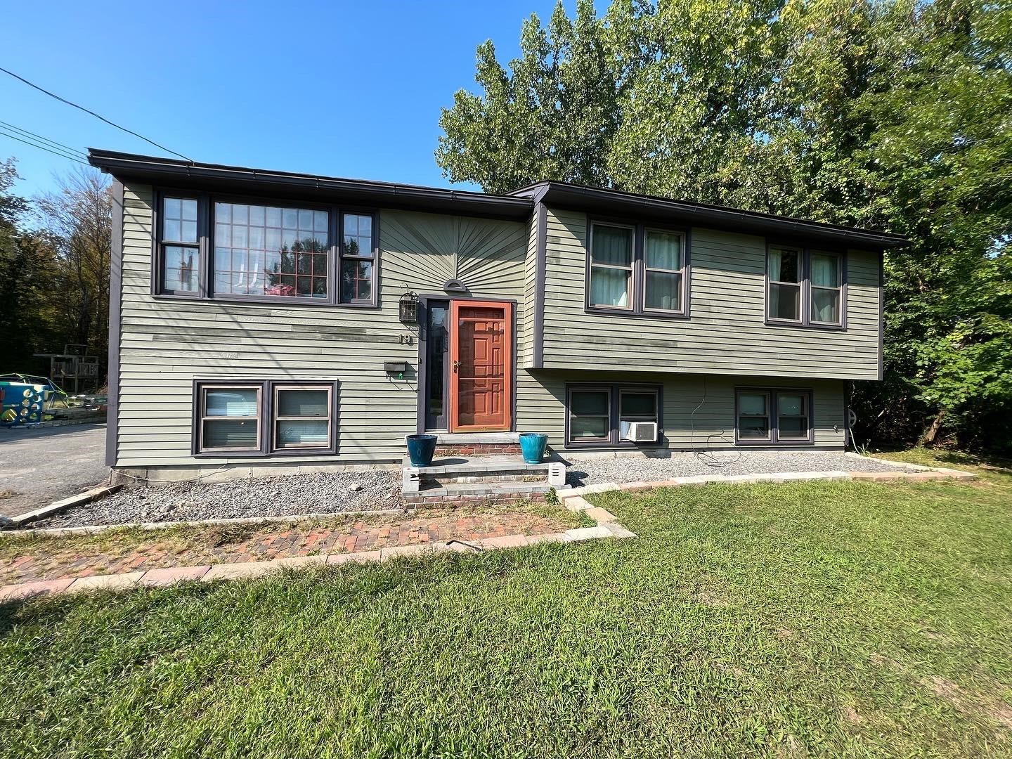 19 Spruce St, Keene, NH 03431