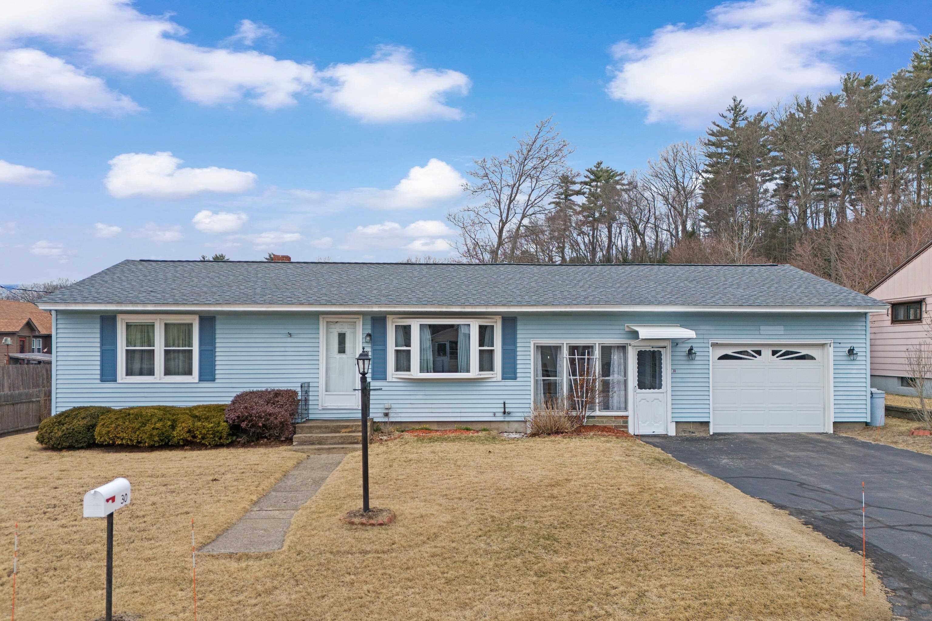 30 Cliff St, Manchester, NH 03103