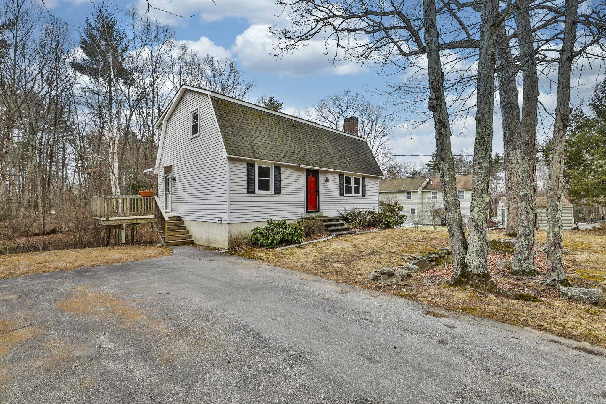 47 Lamson Dr, Merrimack, NH 03054