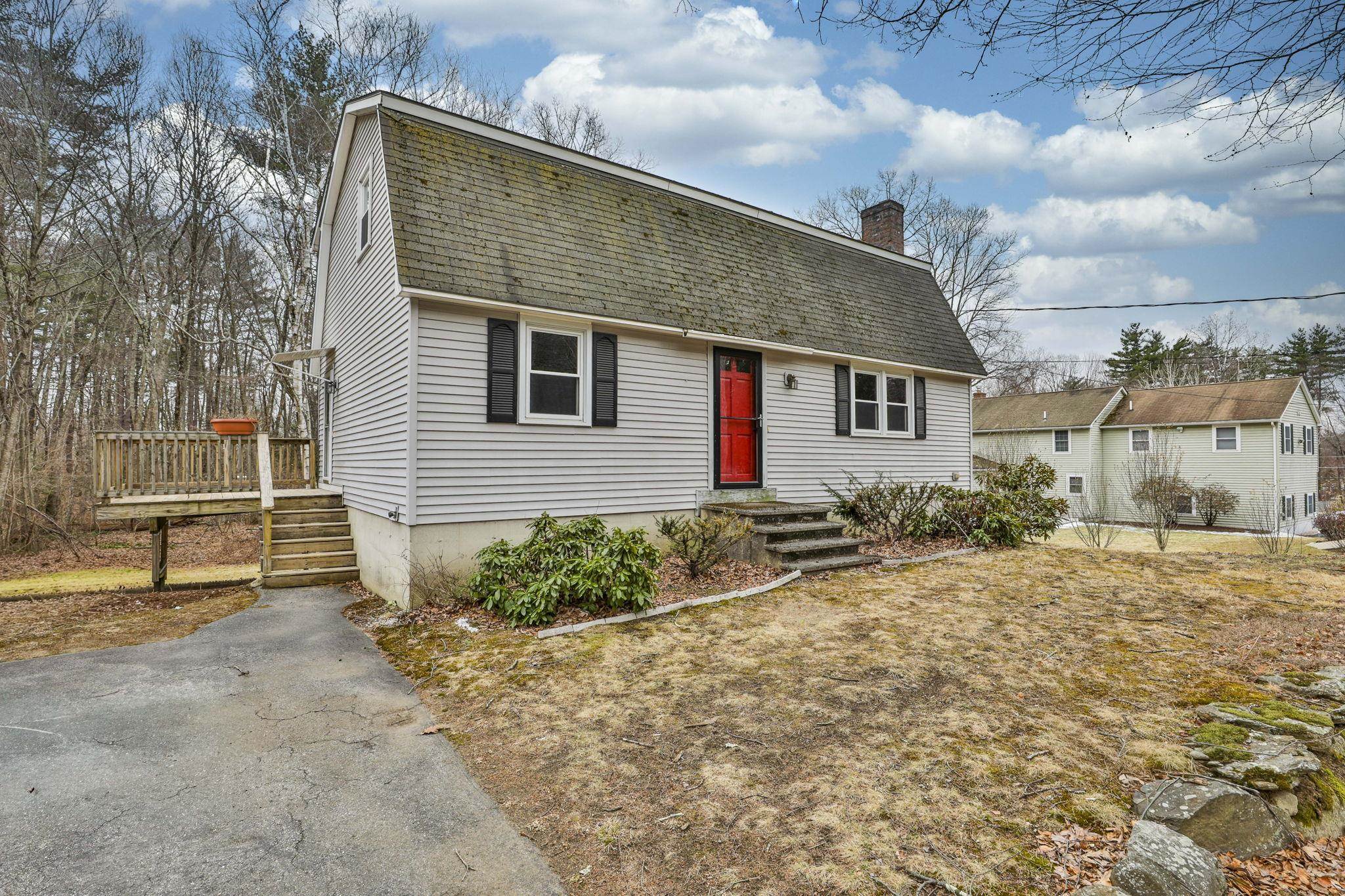 47 Lamson Dr, Merrimack, NH 03054