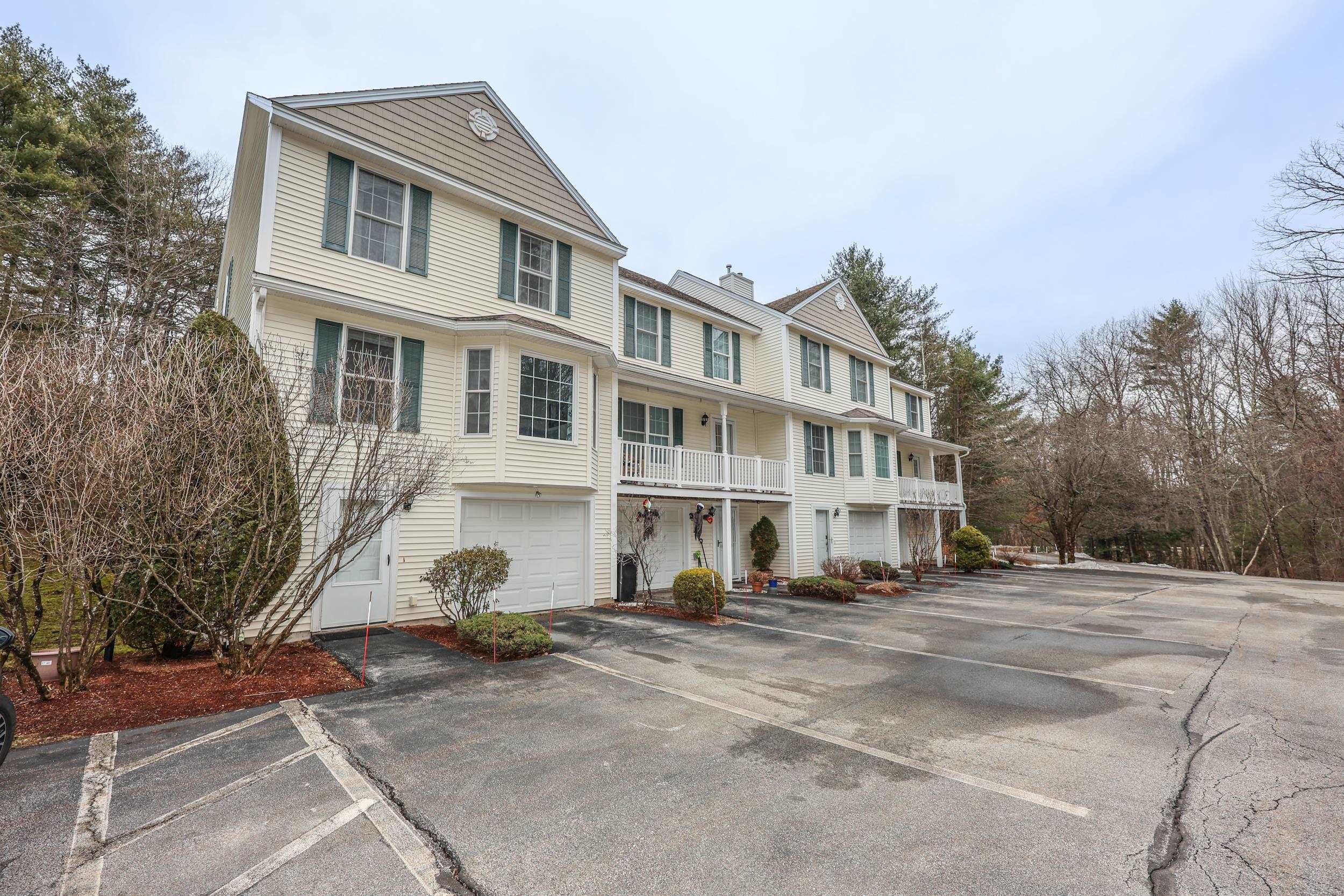 7 Mulberry Ln, Amherst, NH 03031