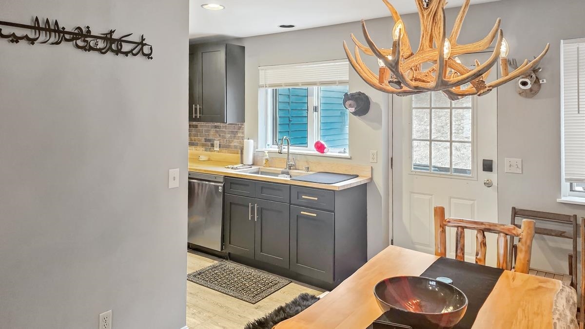 16 College Hill Rd, Hanover, NH 03755