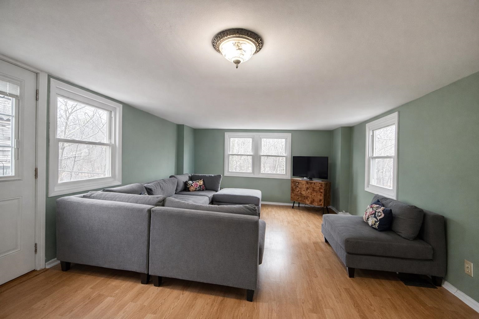 238 Nashua St, Milford, NH 03055