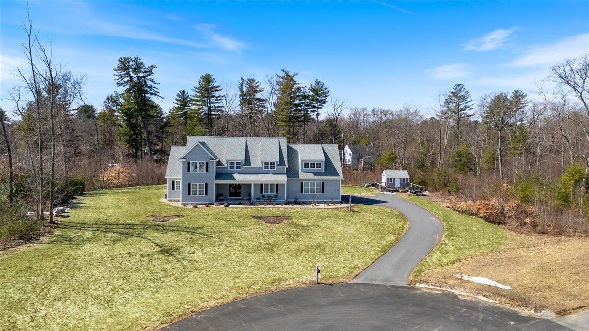 24 Brady Cir, Plaistow, NH 03865