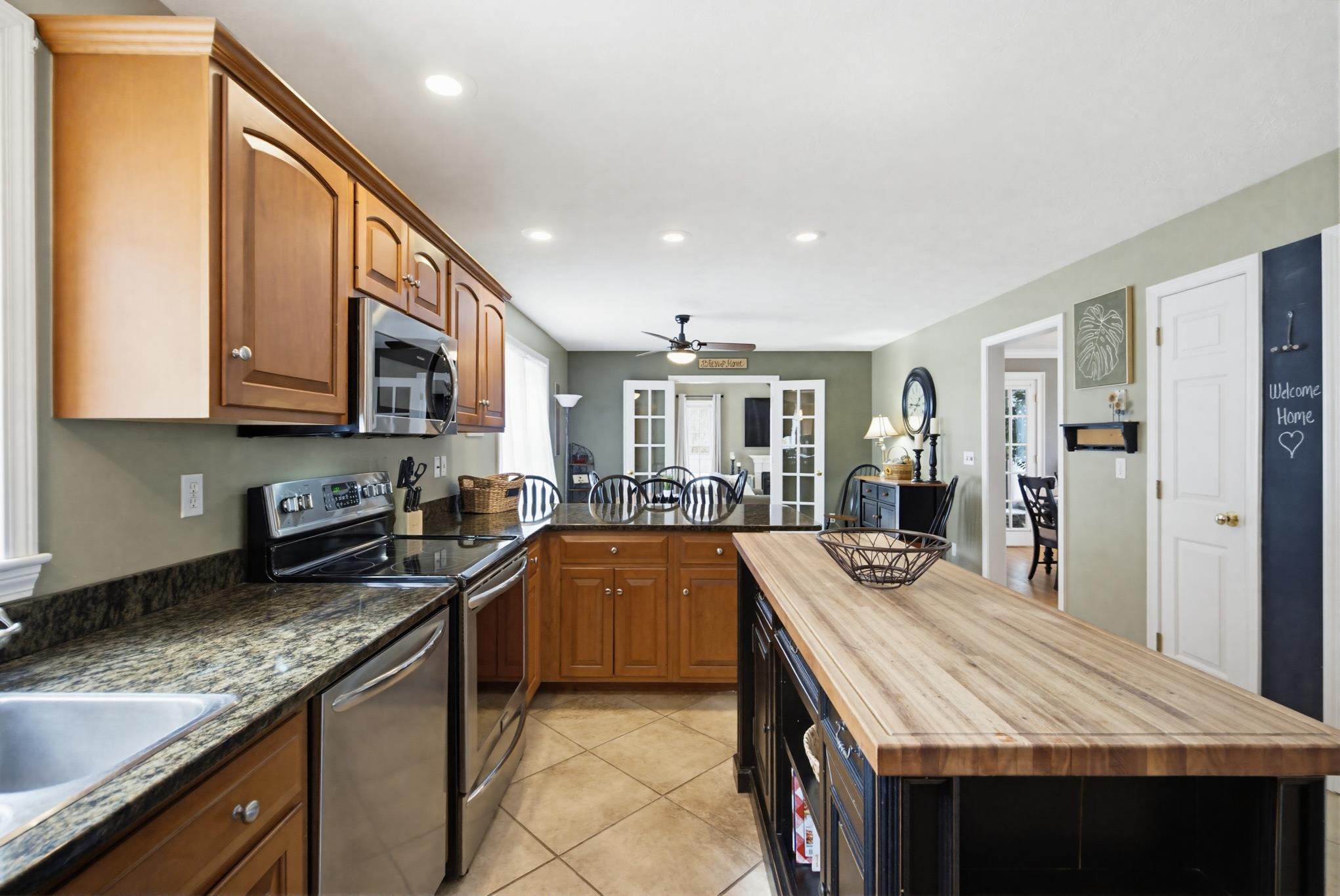 43 Hampshire Hills Dr, Bow, NH 03304