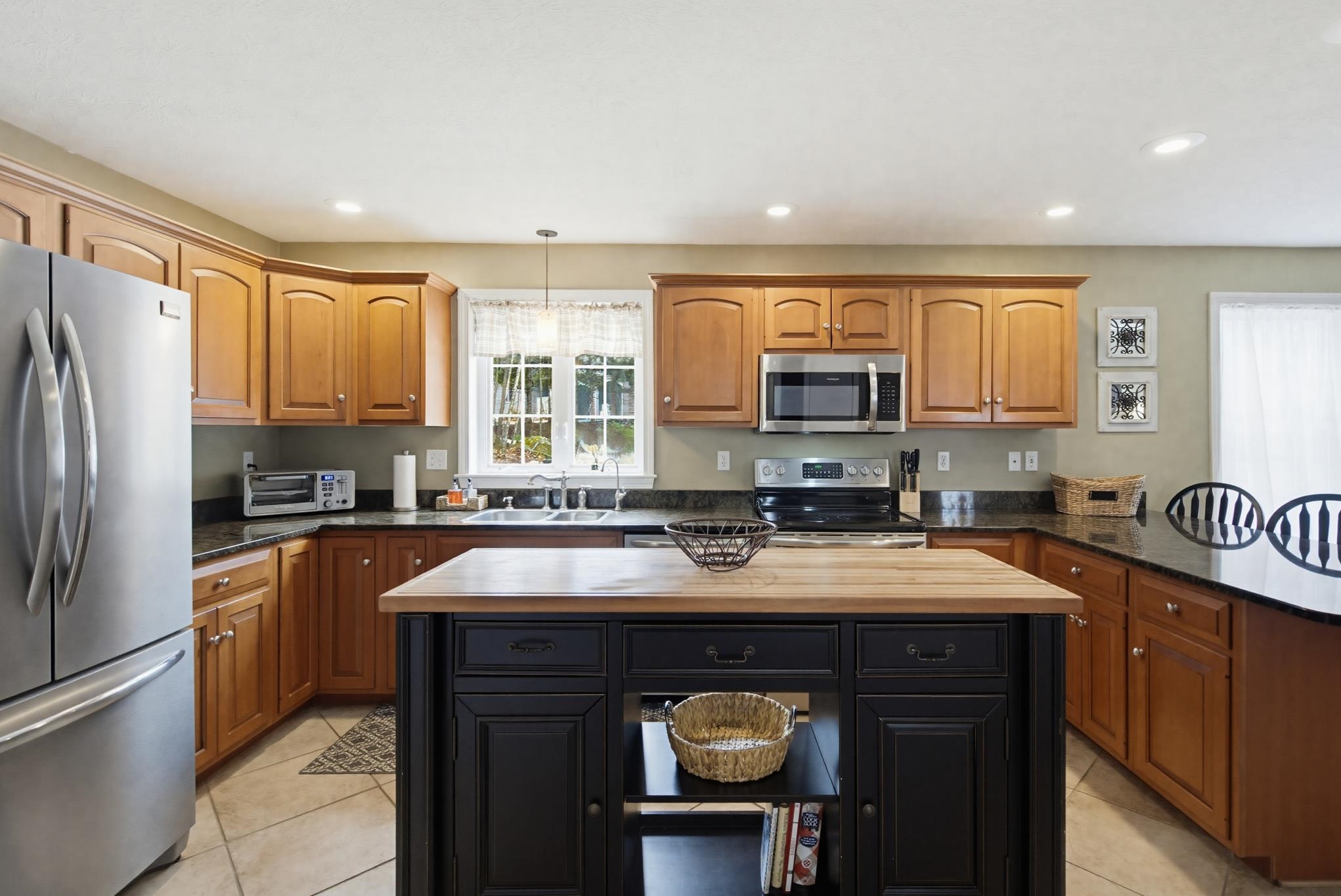 43 Hampshire Hills Dr, Bow, NH 03304