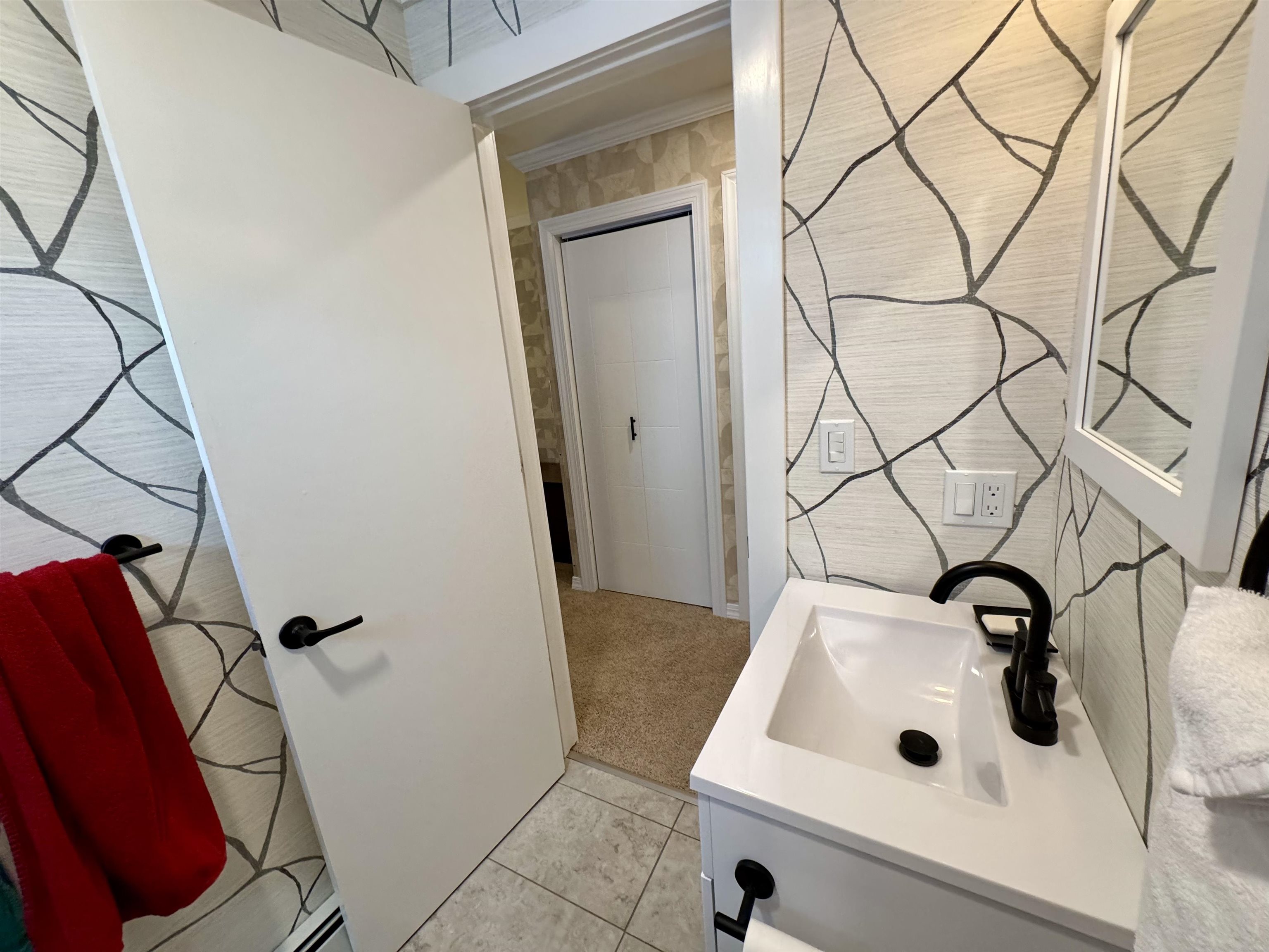 8 Labrecque St, Lincoln, NH 03251