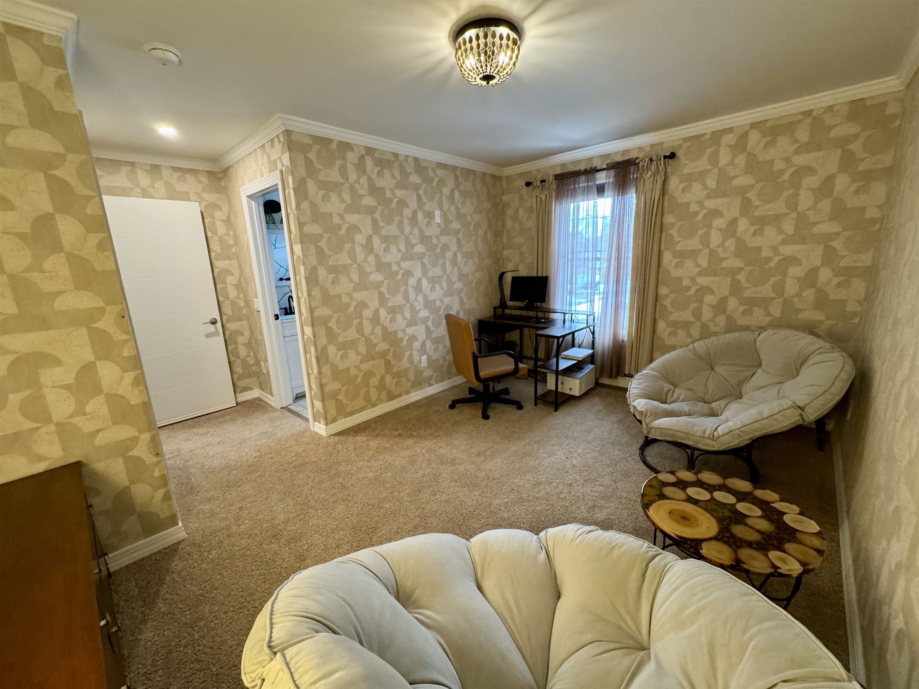 8 Labrecque St, Lincoln, NH 03251