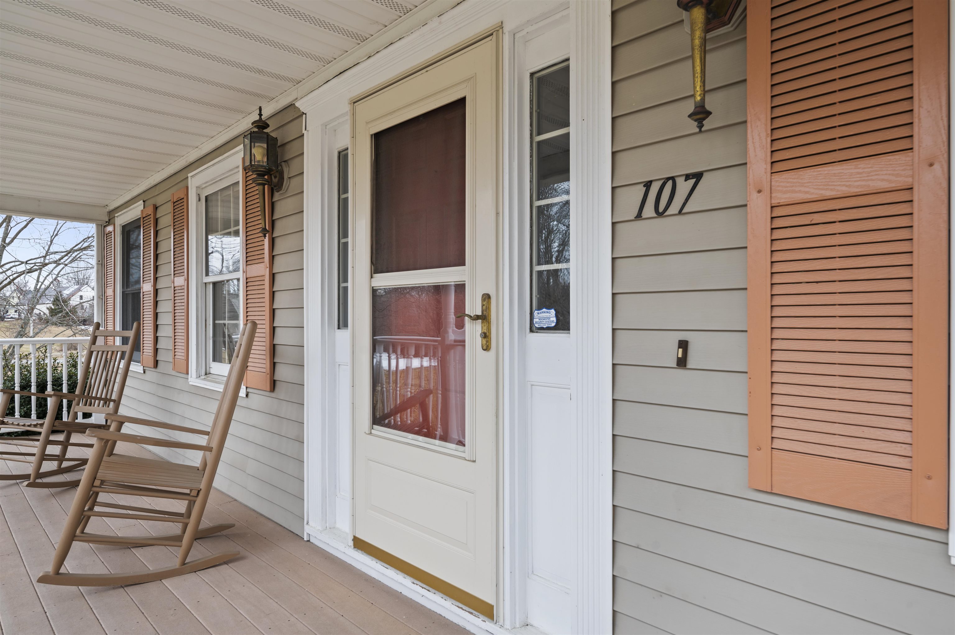 107 County Farm Cross Rd, Dover, NH 03820