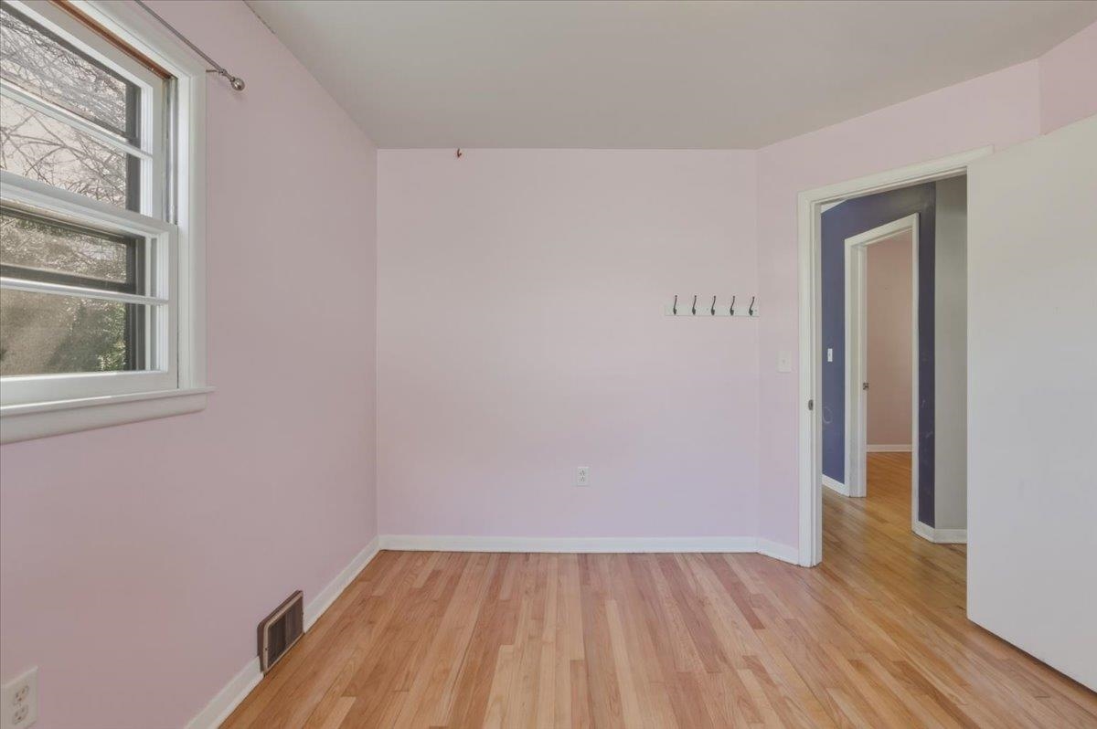 9 Berkley St, South Burlington, VT 05403