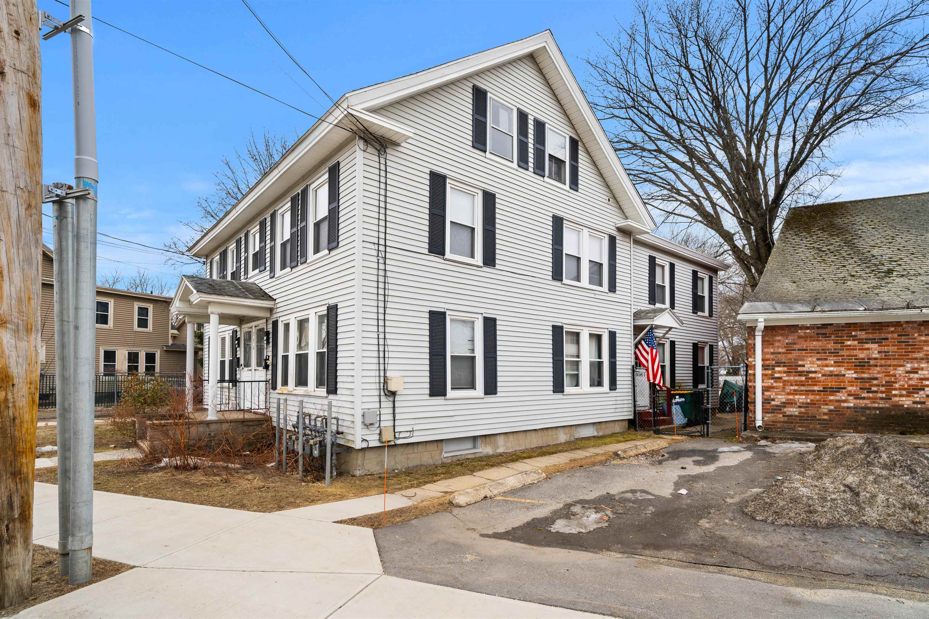 156 N Main St, Rochester, NH 03867
