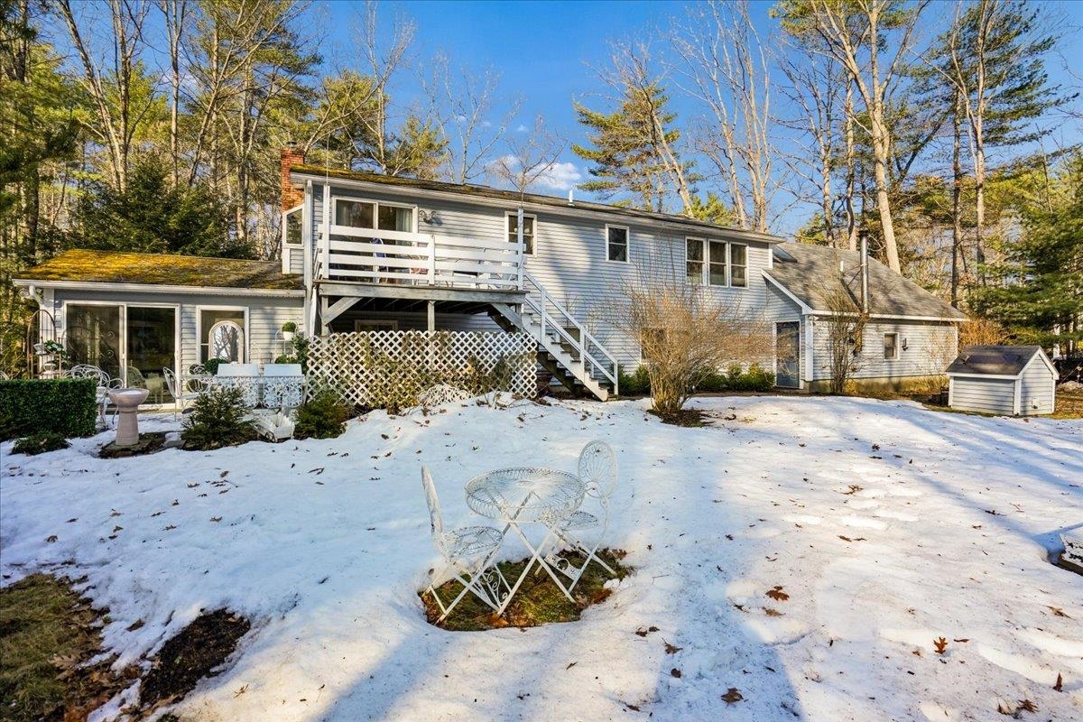 6 Maple Dr, Bedford, NH 03110