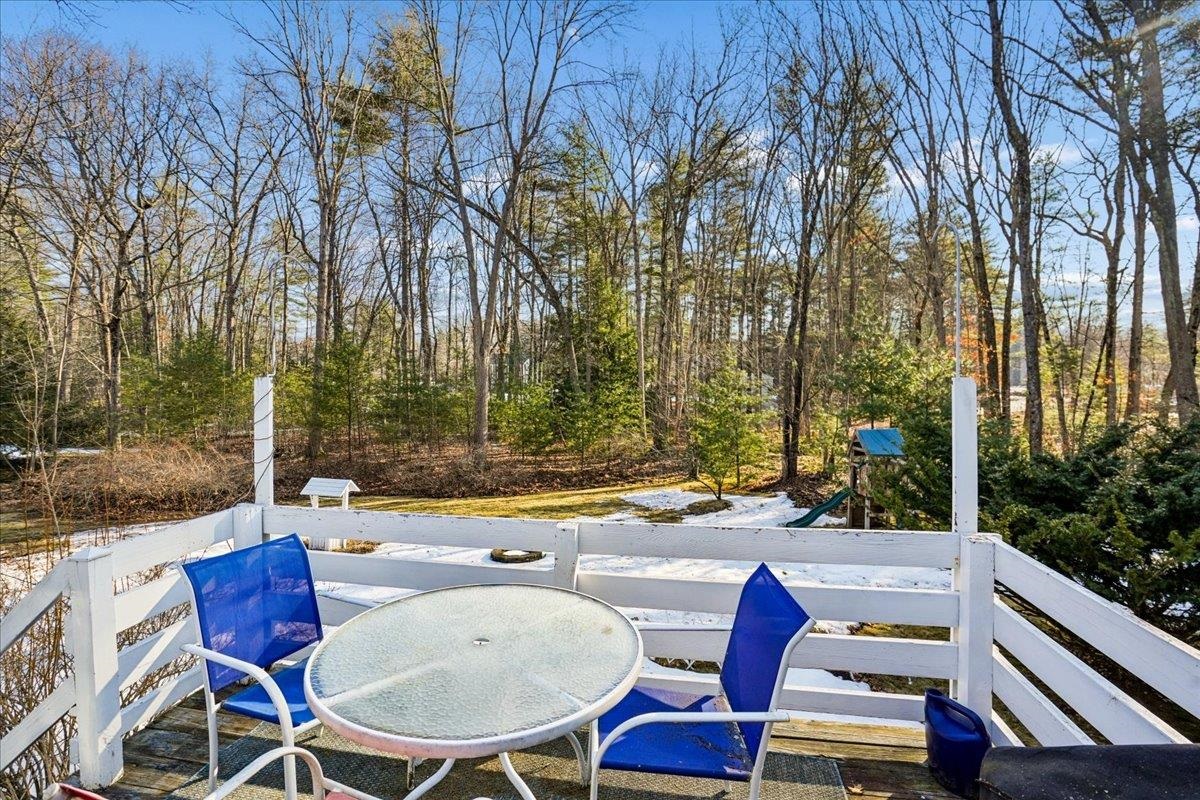 6 Maple Dr, Bedford, NH 03110