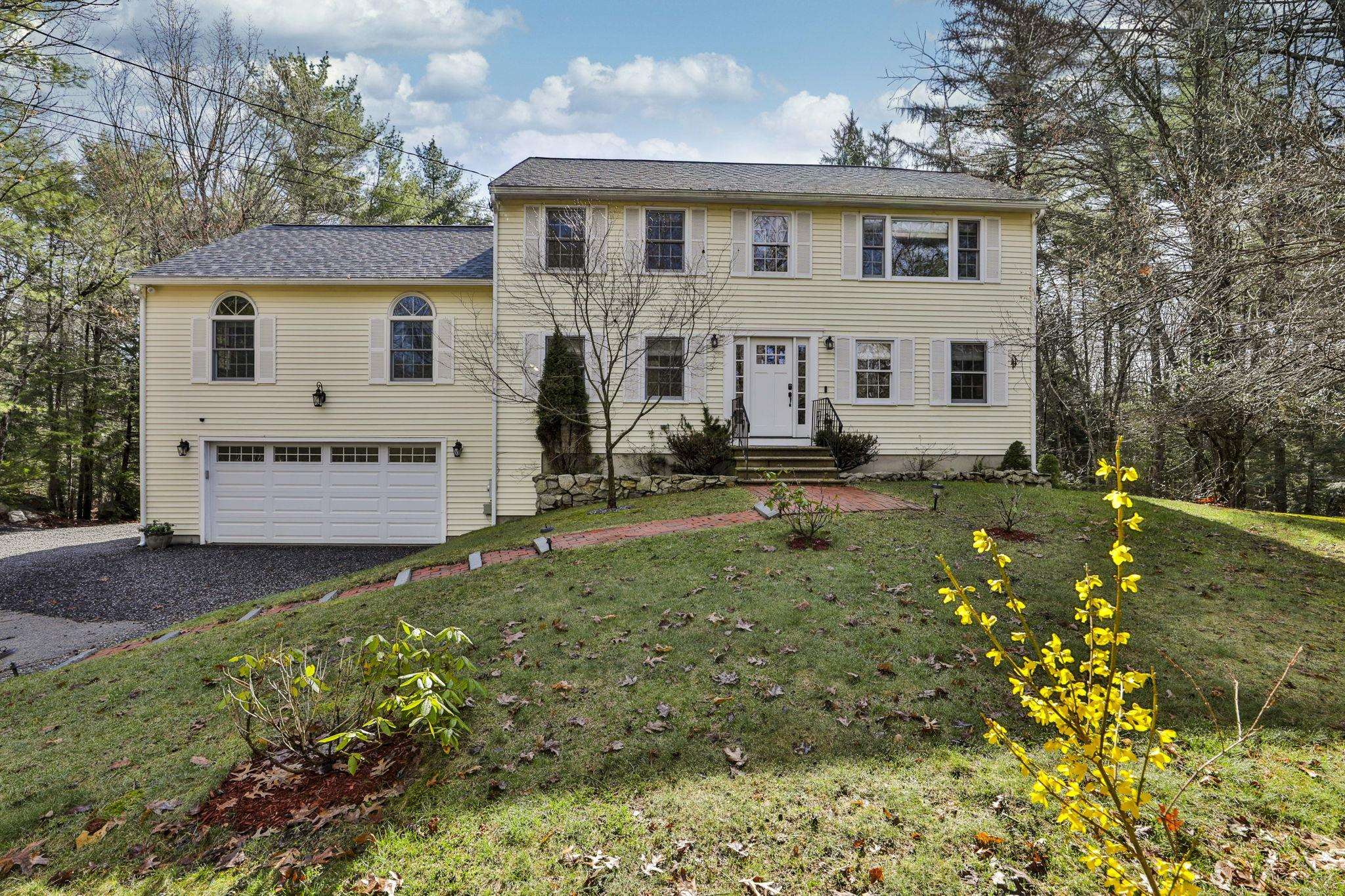 Brookline NH&nbsp;Home for sale $679,000 $233 per sq.ft.