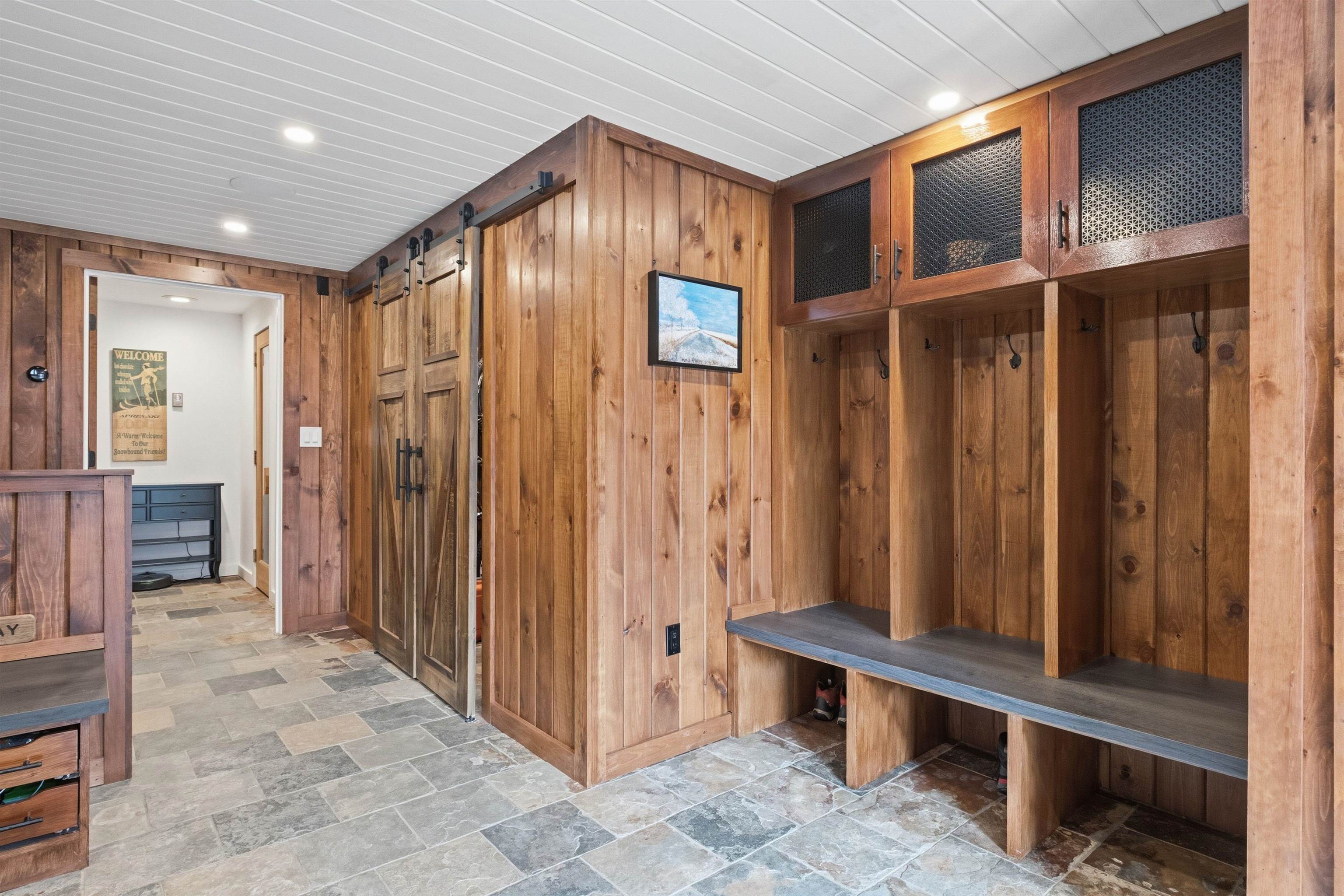 68 Flume Rd, Lincoln, NH 03251