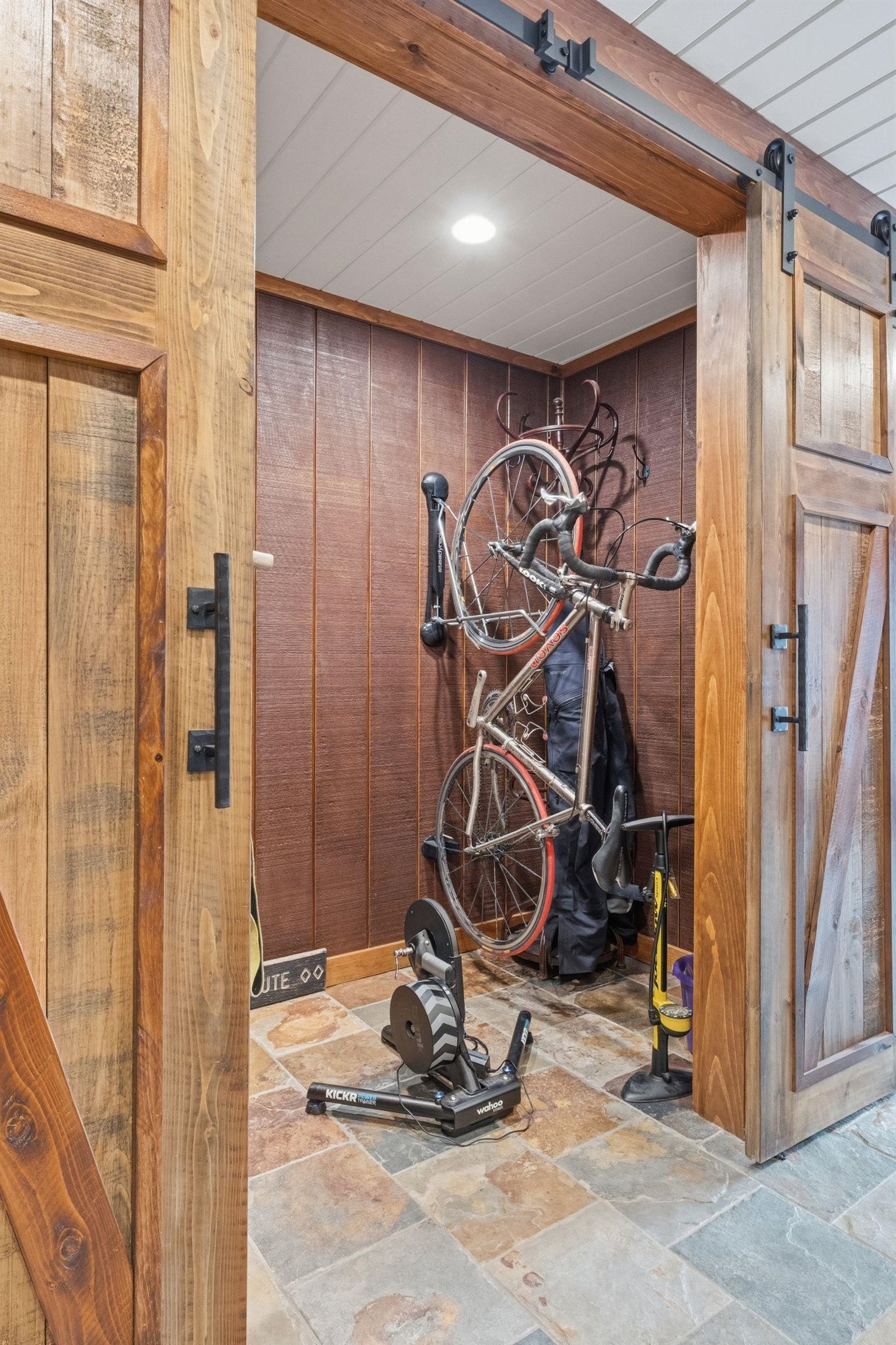 68 Flume Rd, Lincoln, NH 03251