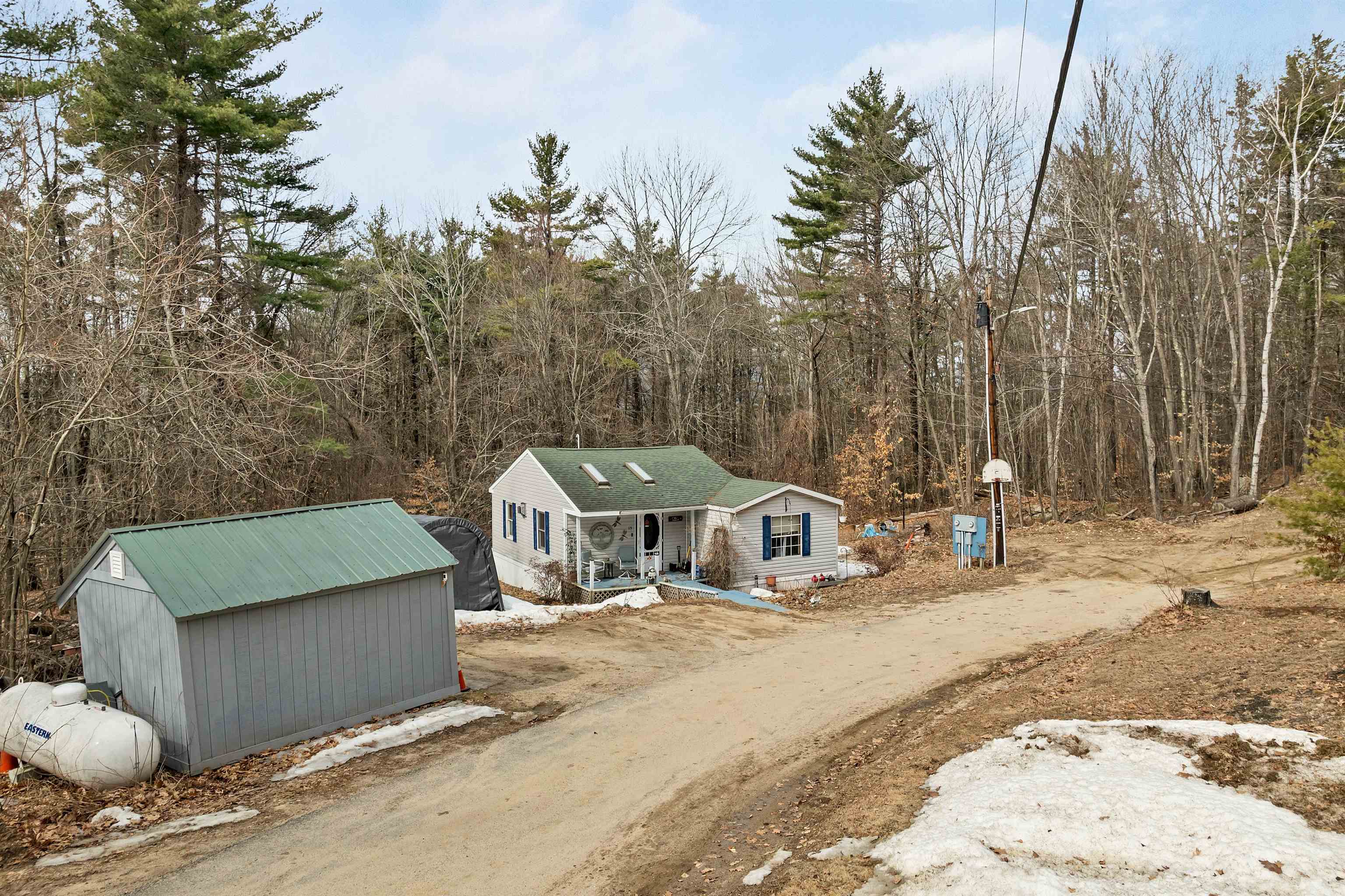 15 Manbow Rd, Alton, NH 03809