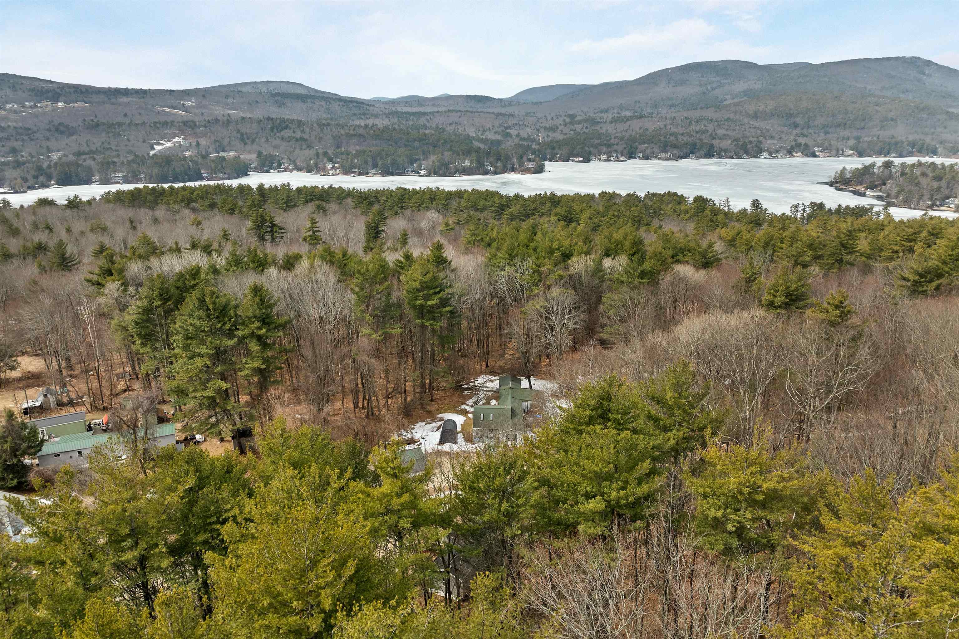 15 Manbow Rd, Alton, NH 03809