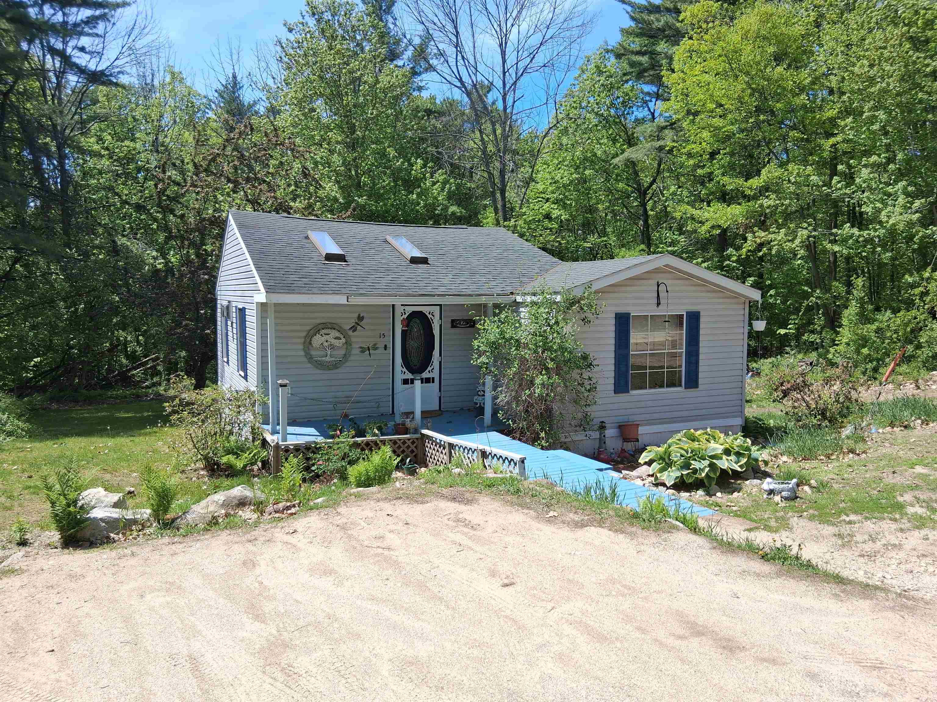 15 Manbow Rd, Alton, NH 03809