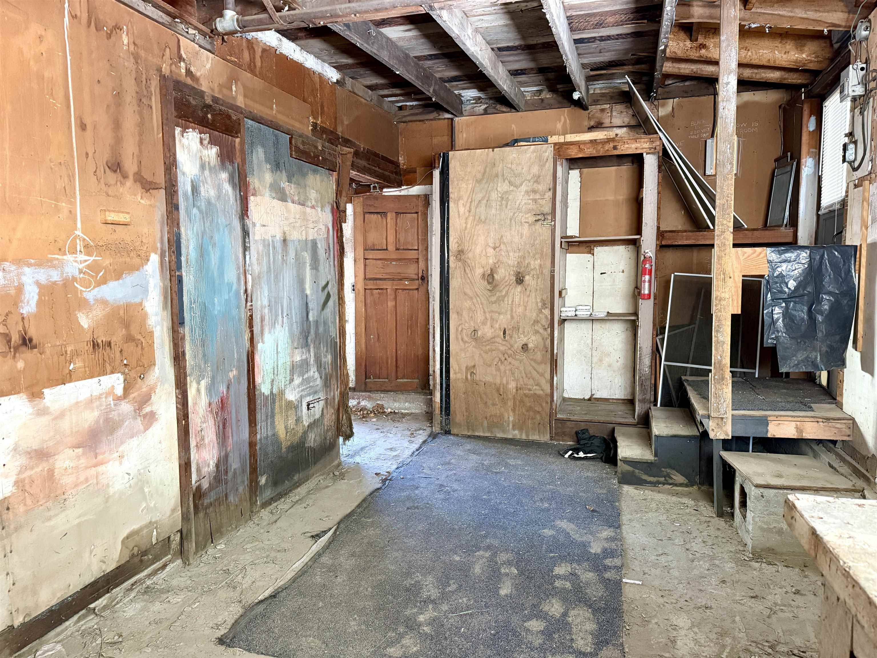 14 First St, Barre City, VT 05641