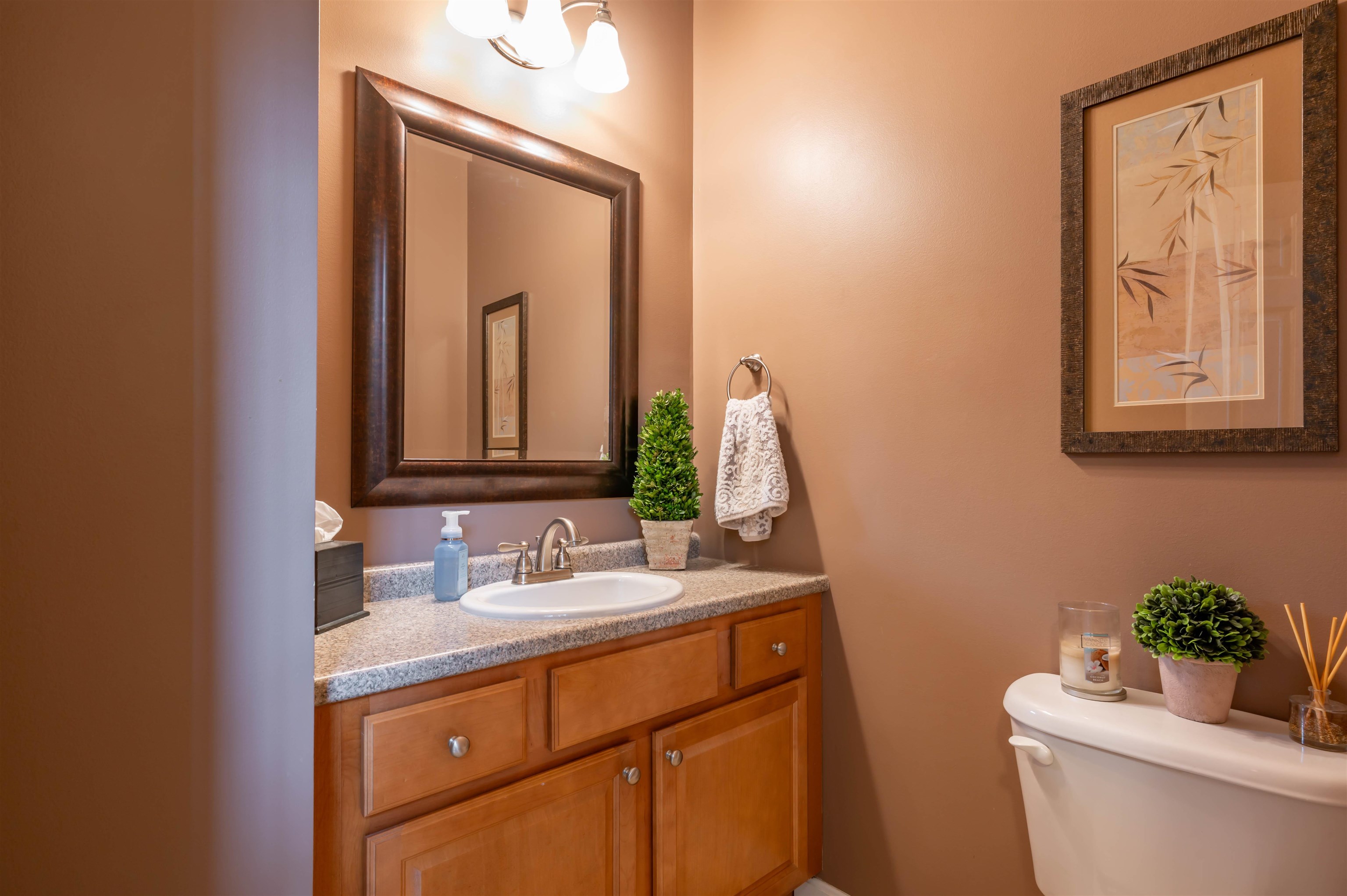 8 Corliss Rd, Windham, NH 03087