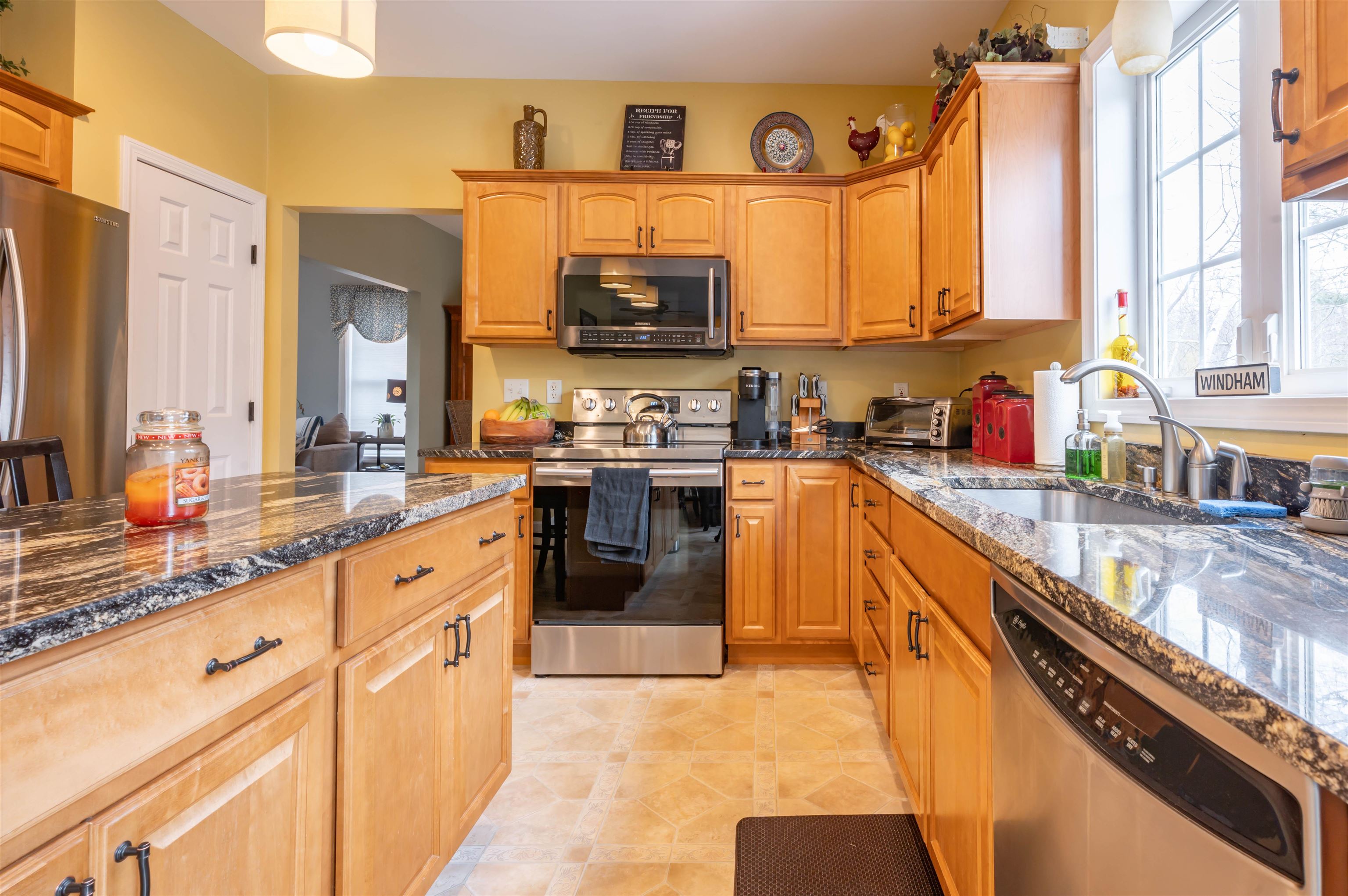 8 Corliss Rd, Windham, NH 03087