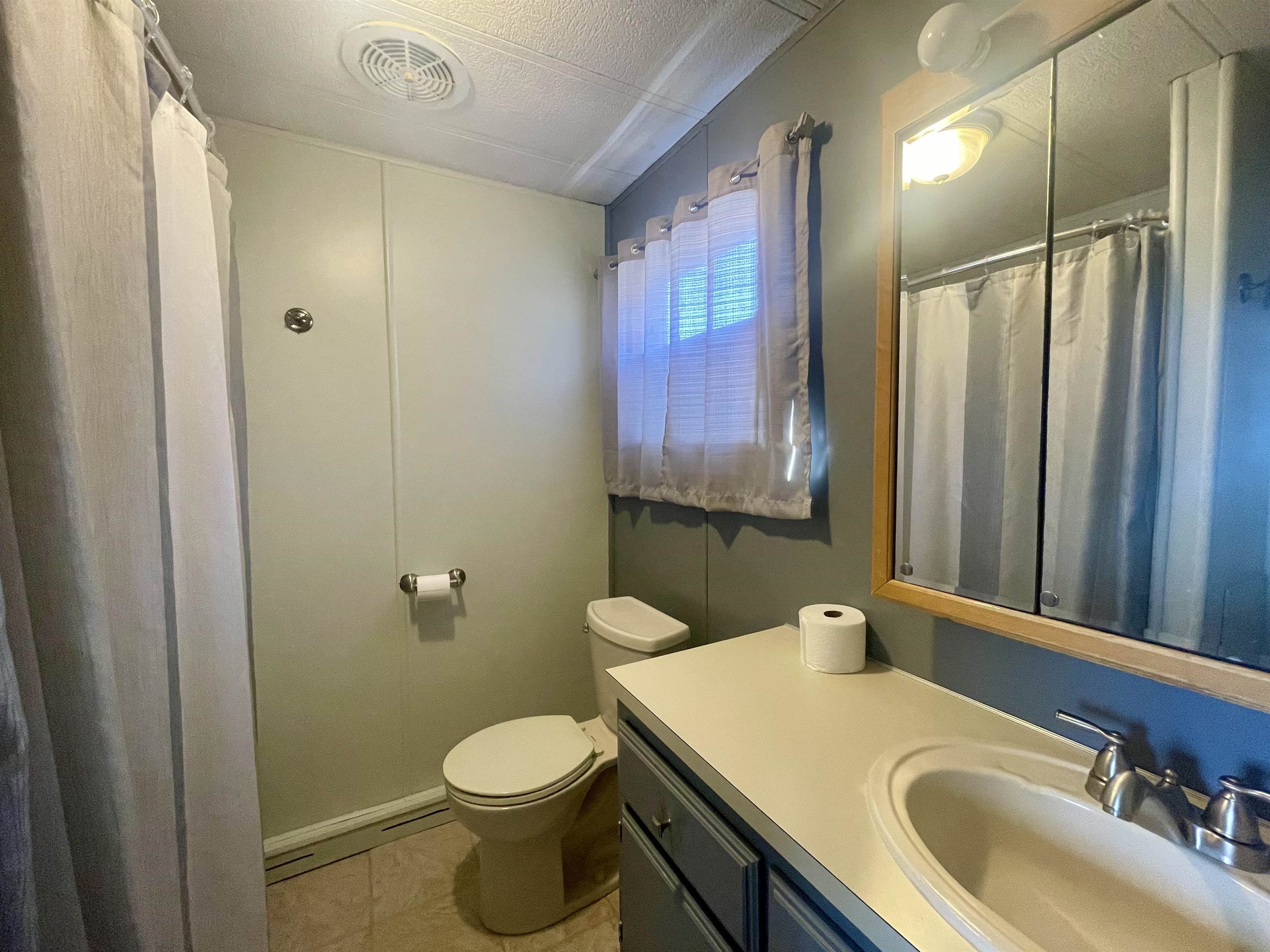 7 Granite Dr, North Hampton, NH 03862