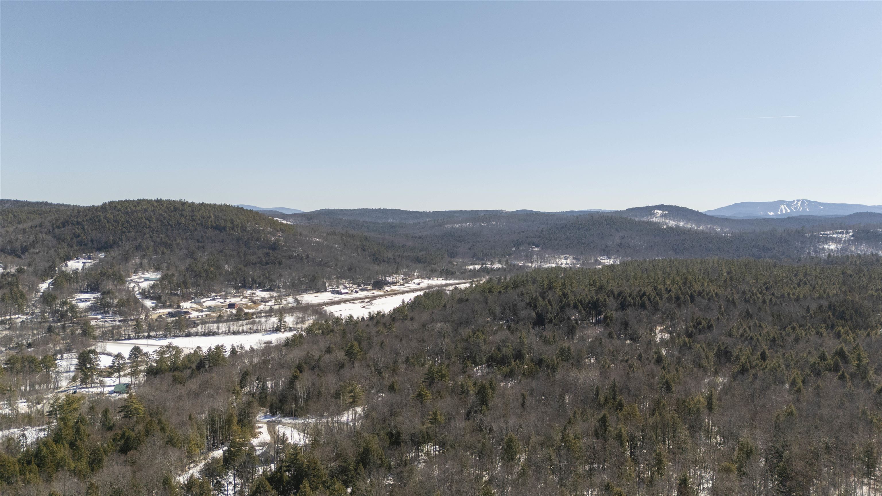 17 Hummock Ln, Grantham, NH 03753