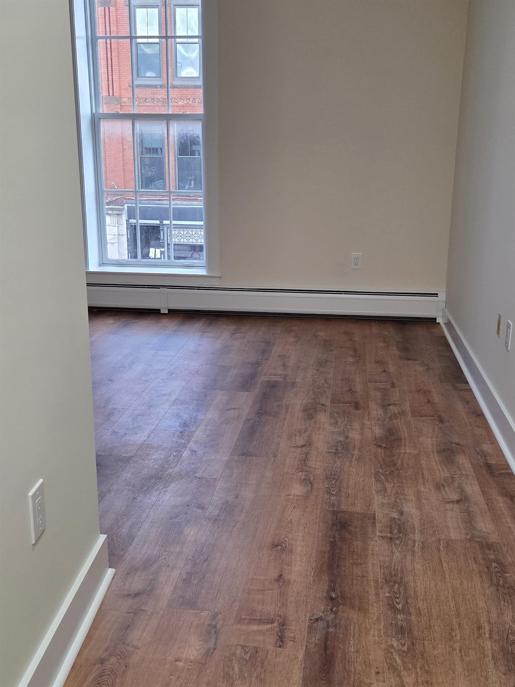 Hall to Living Room 24986569