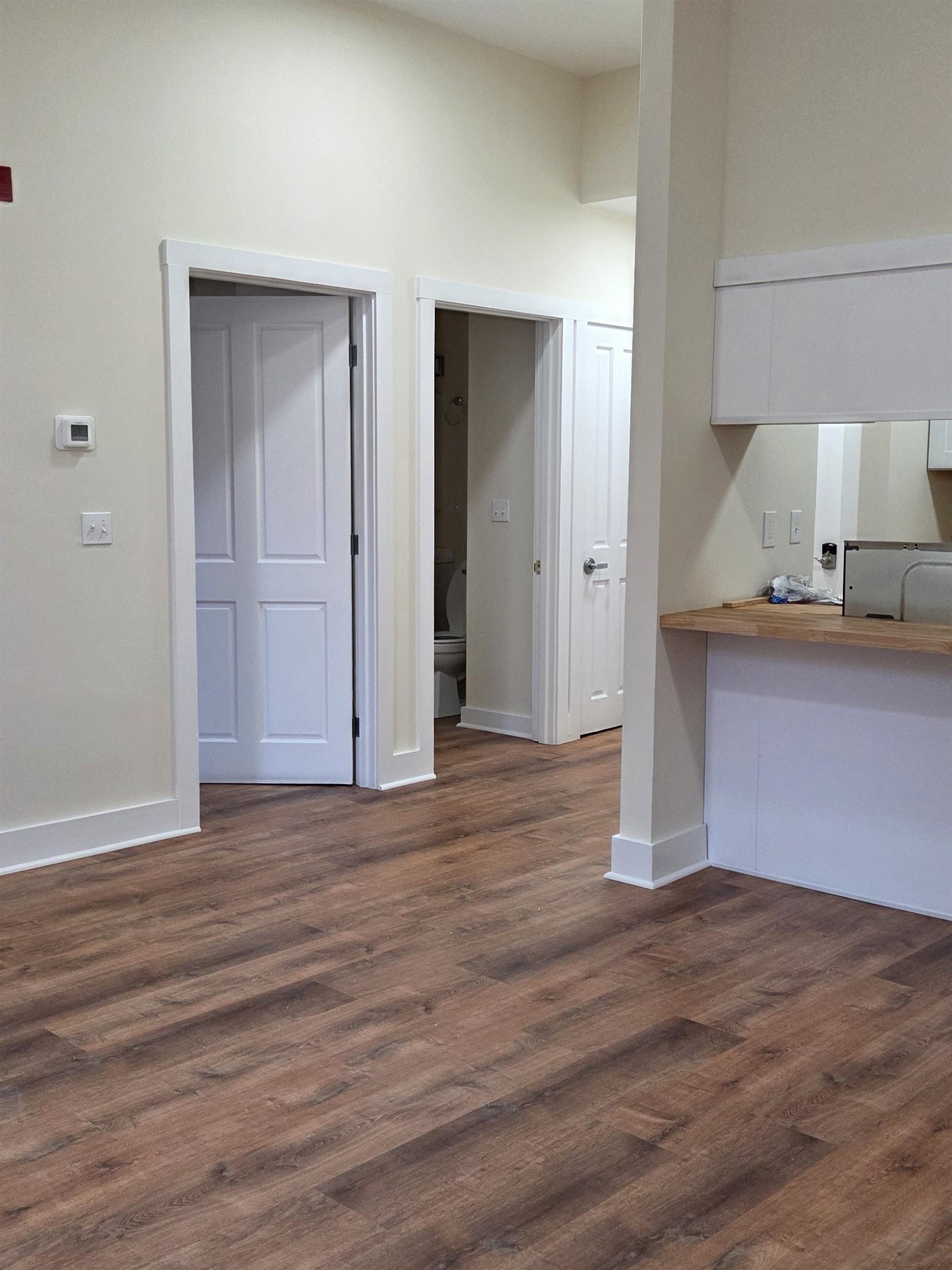 Living Room to Hall 24986361