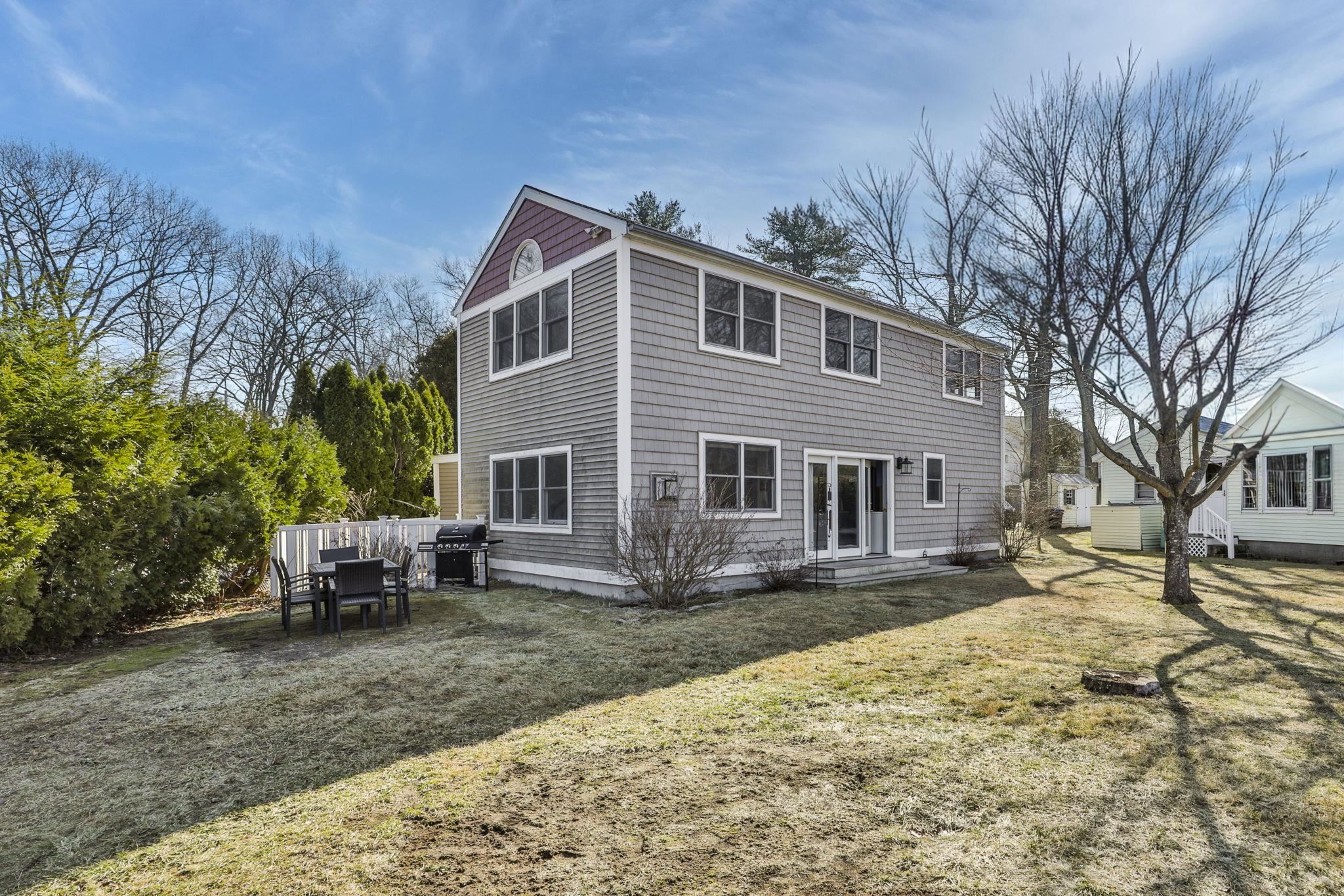 105 Conleys Grove Rd, Derry, NH 03038