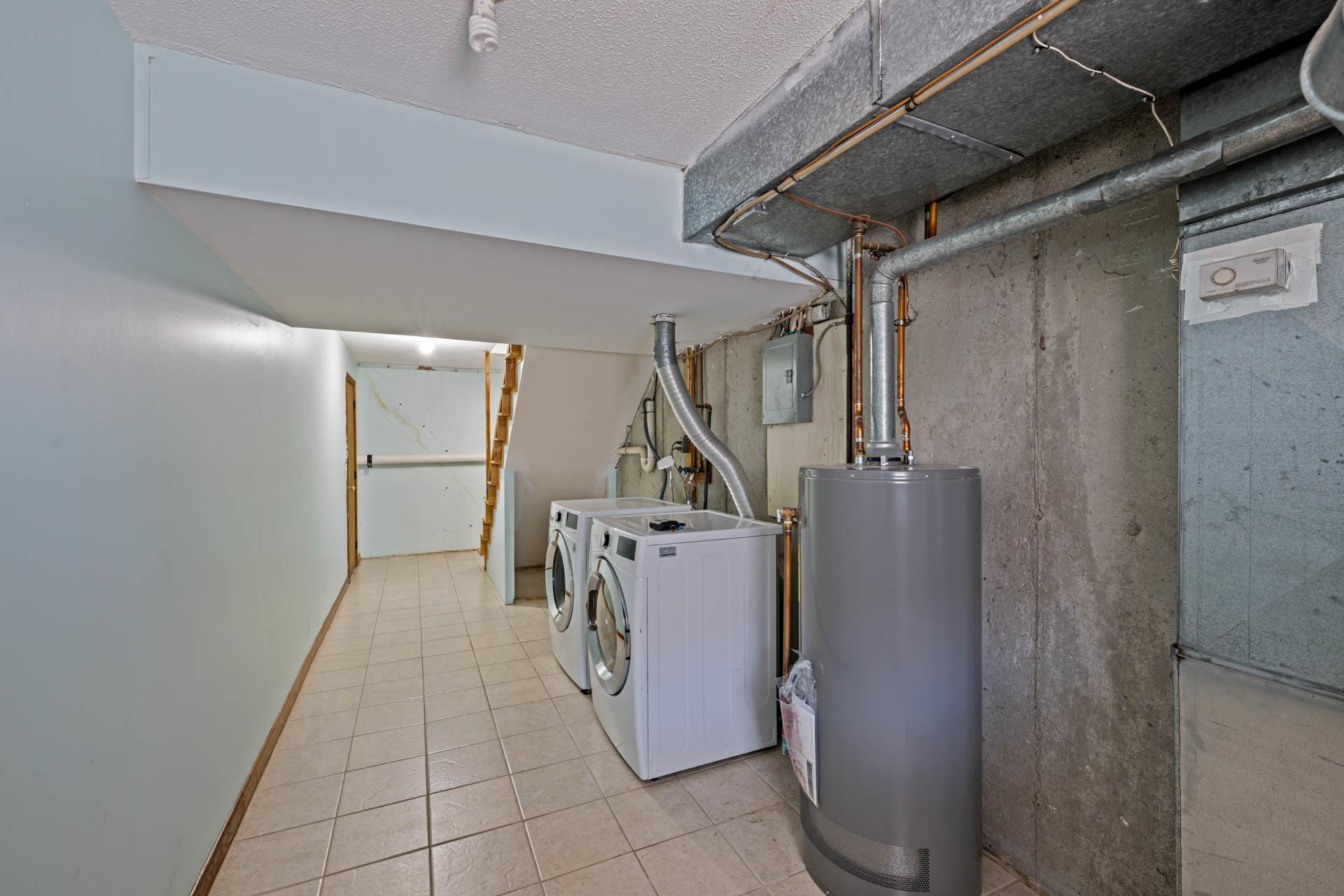 31 Bluestone Dr, Nashua, NH 03060