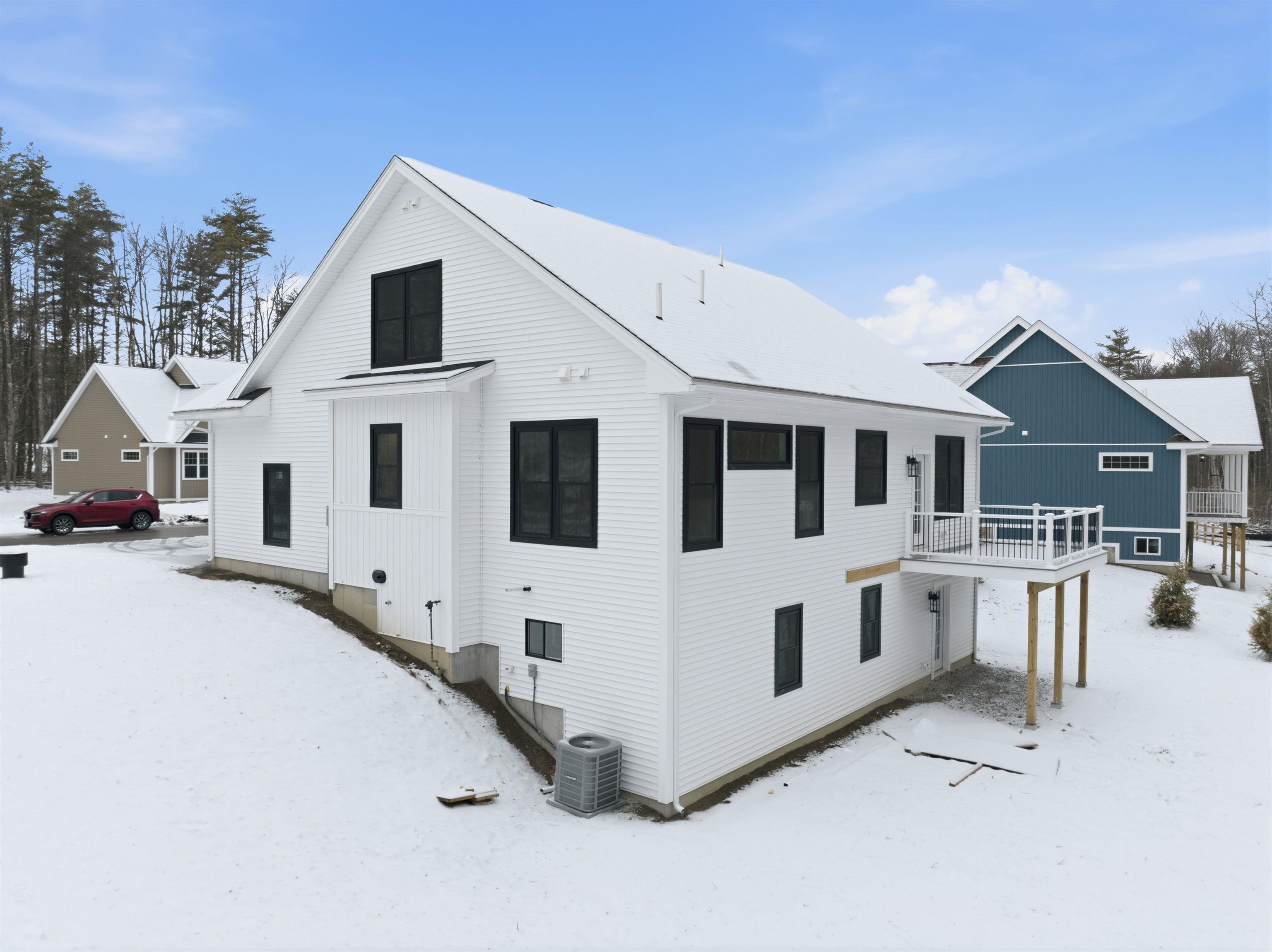 76 Lady Walsingham Way, Laconia, NH 03246