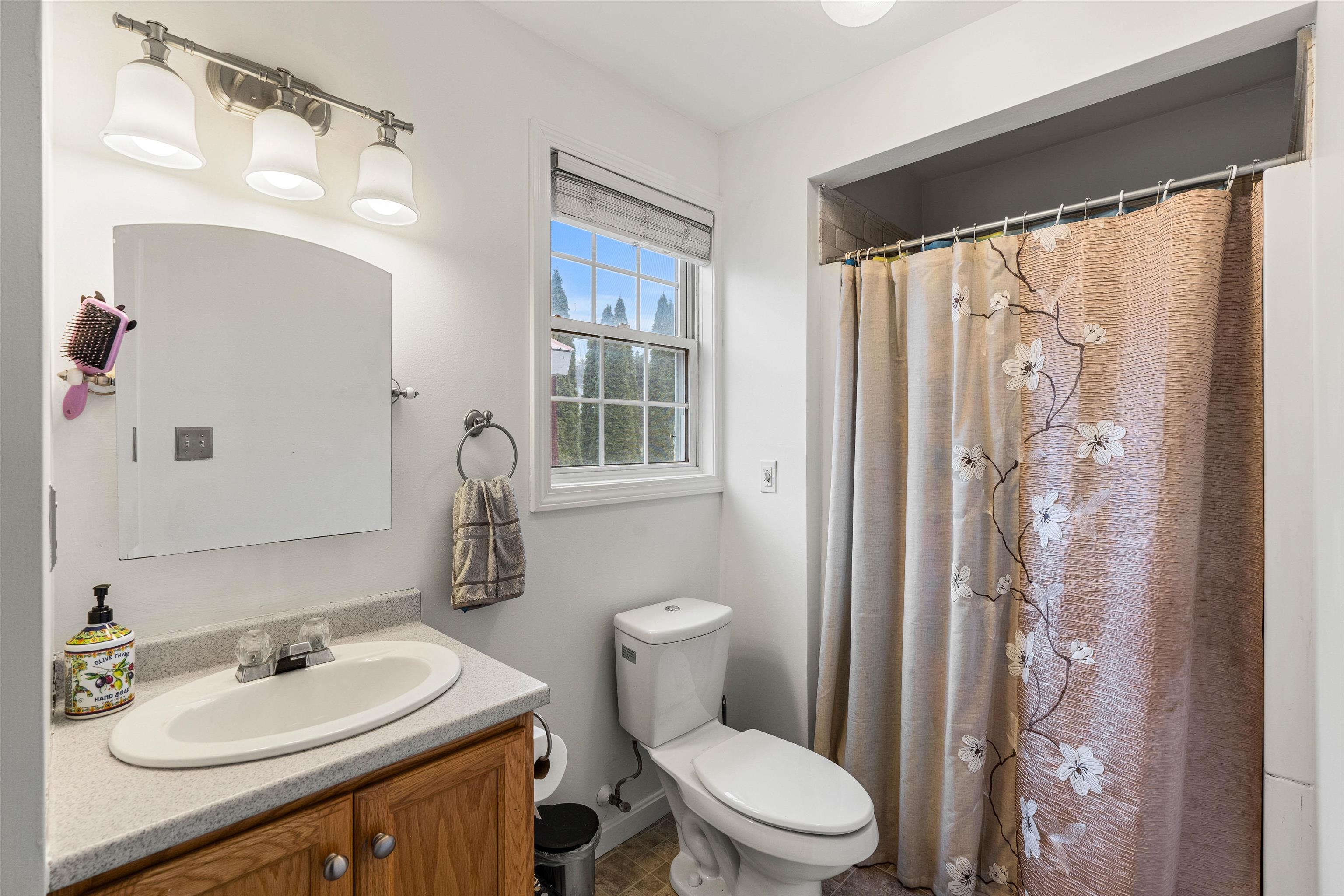 19 Whittemore Rd, Pembroke, NH 03275-3130