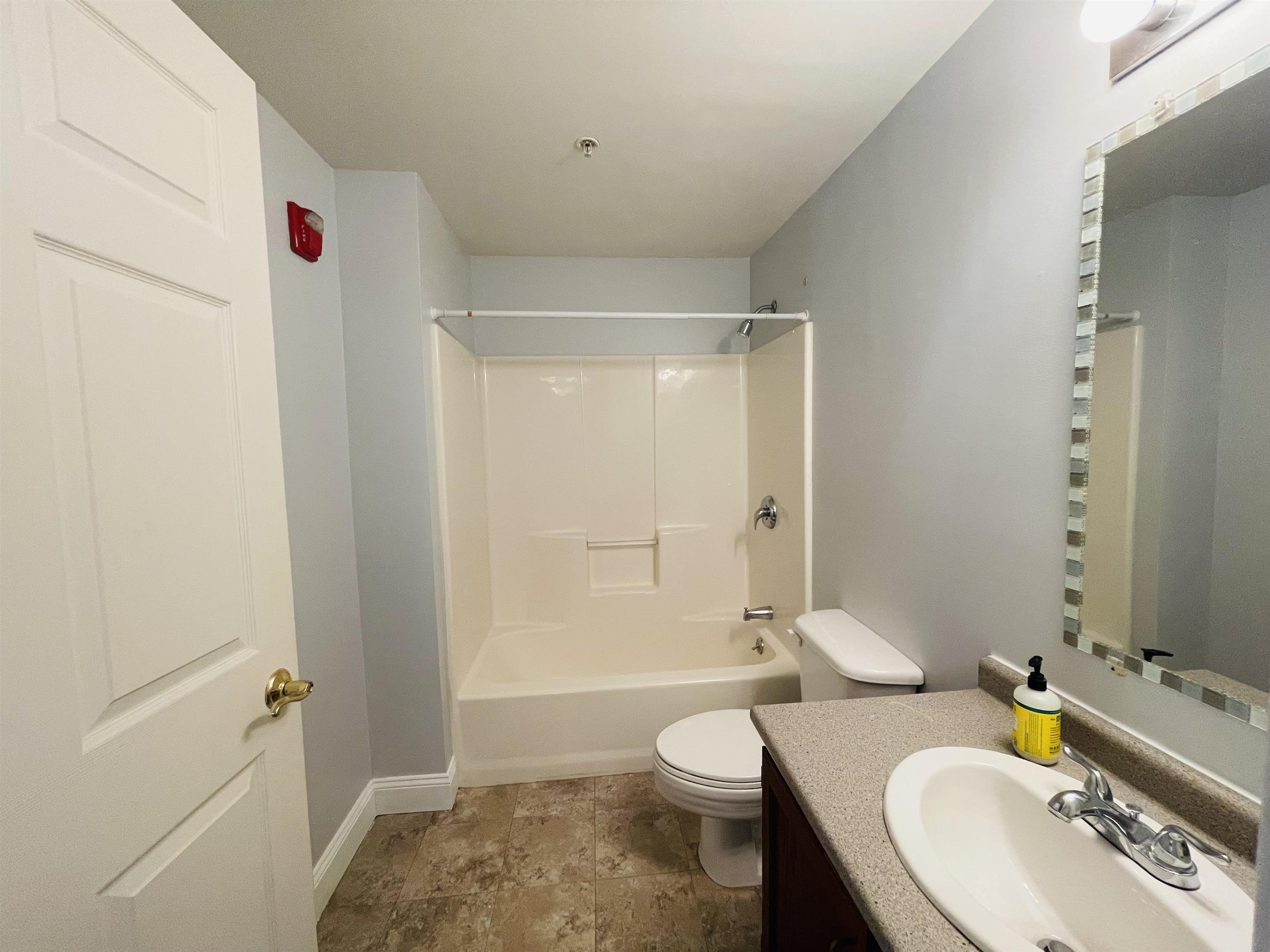 40 Eastern Ave, Manchester, NH 03104