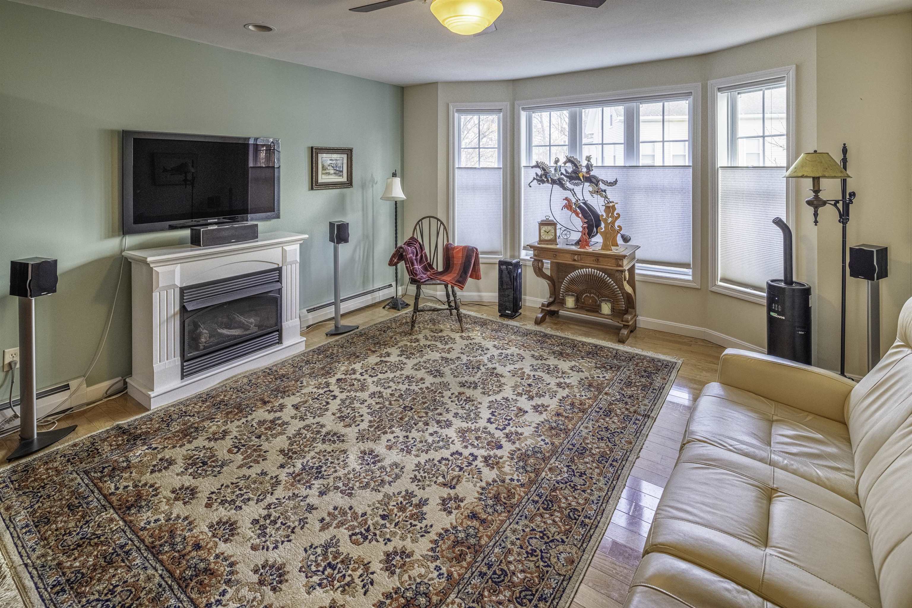 11 Frances Dr, Dover, NH 03820