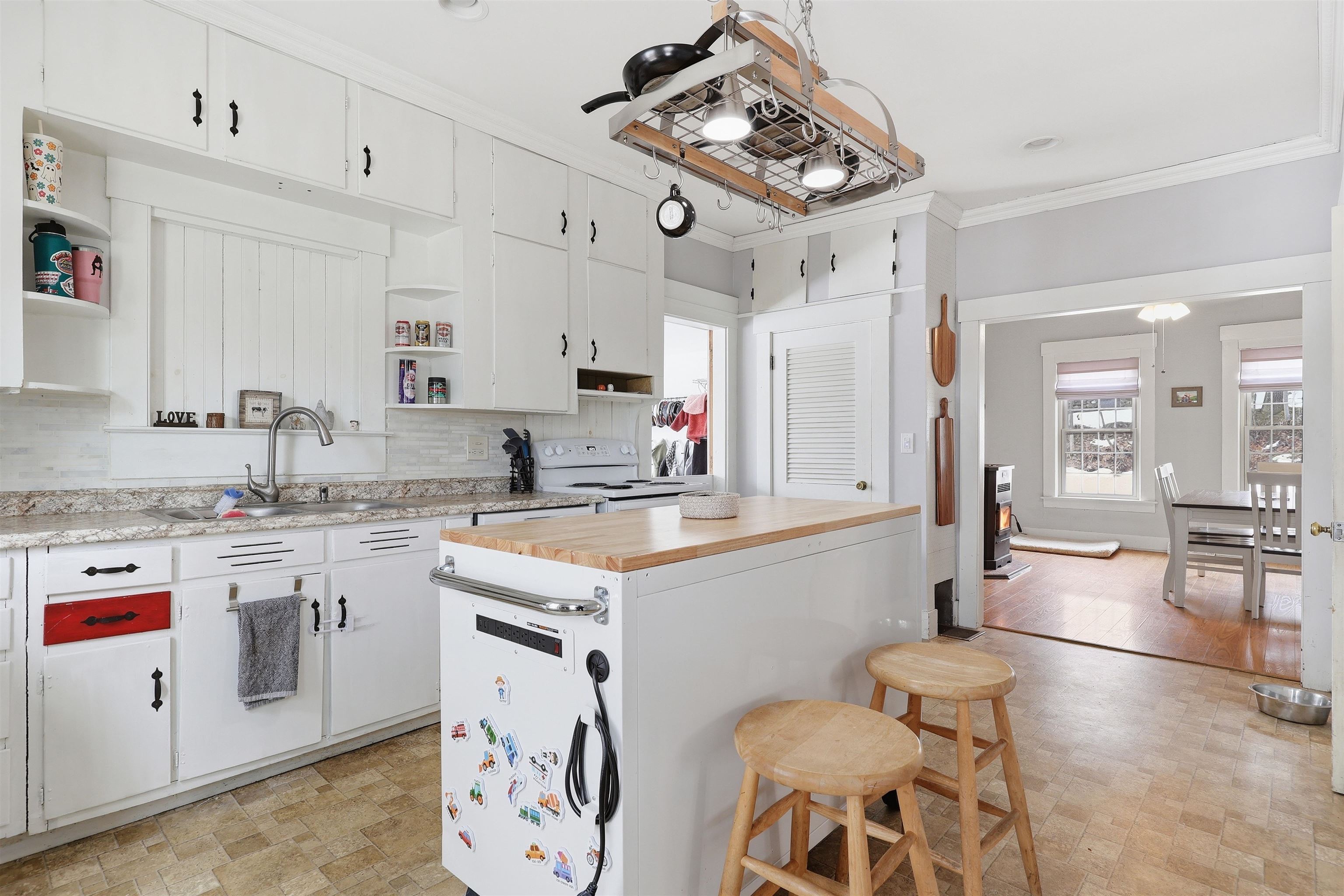 208 Academy Street — photo 3