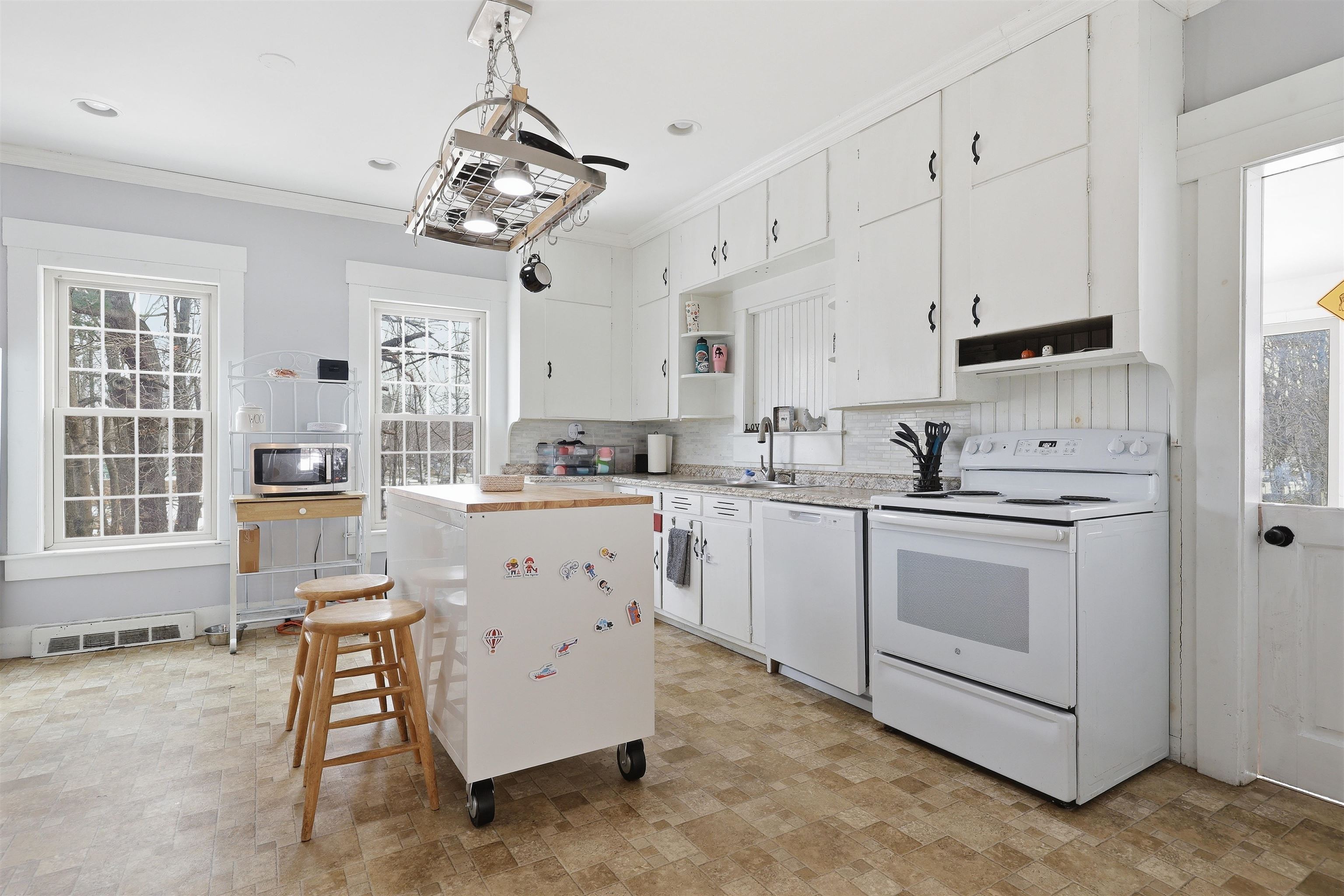 208 Academy St, Laconia, NH 03246