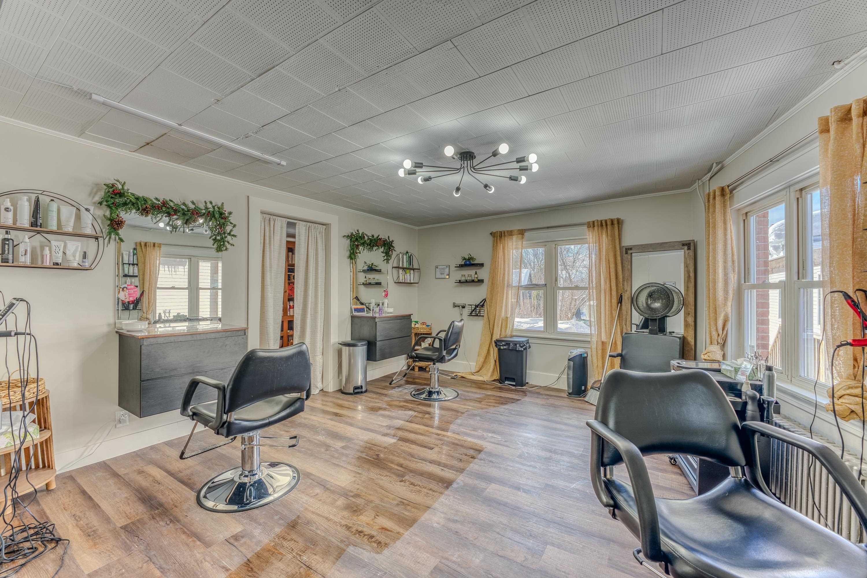 98 Main St, Lancaster, NH 03584