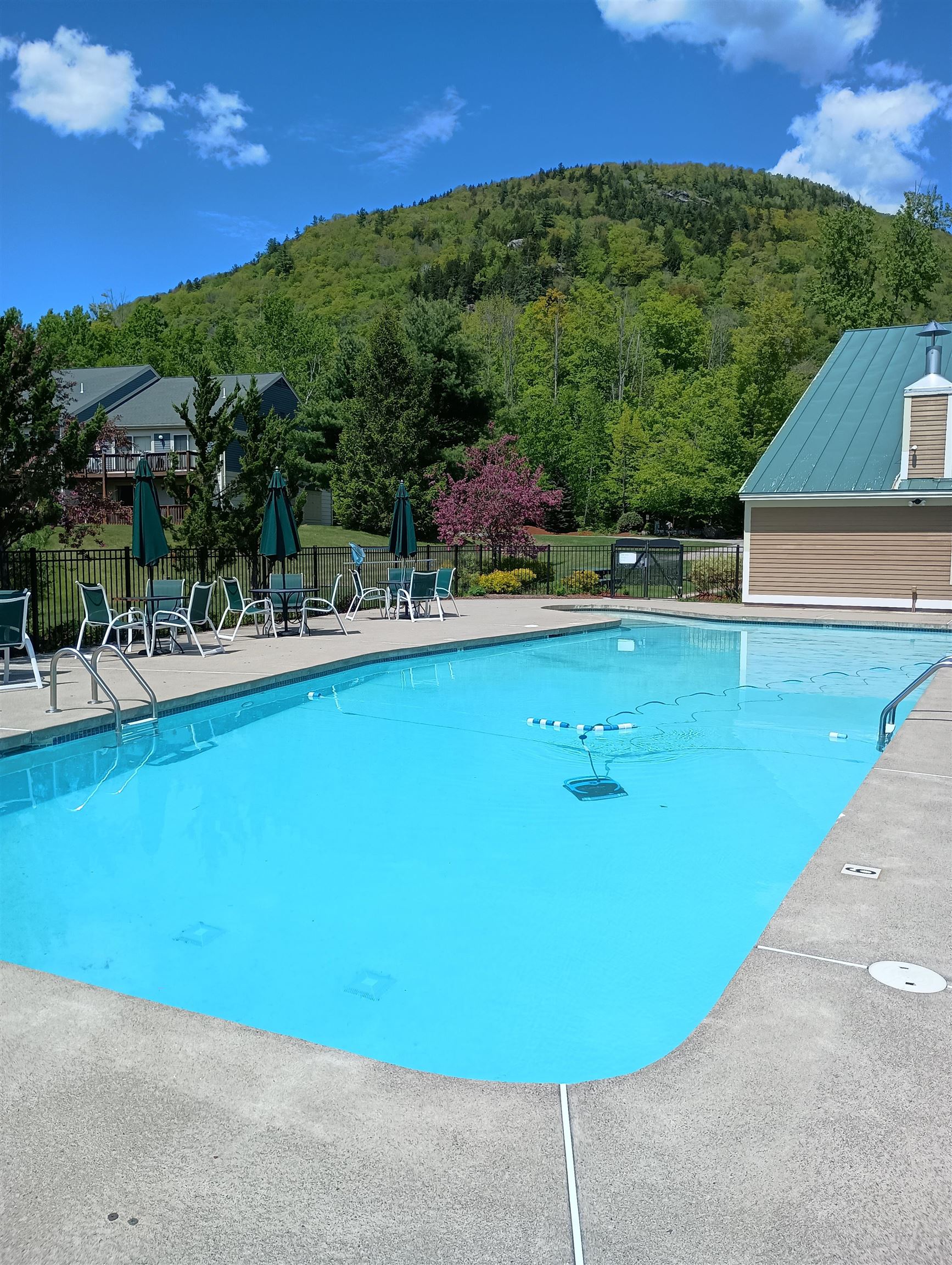 13 White Oak Ln #3, Lincoln, NH 03251