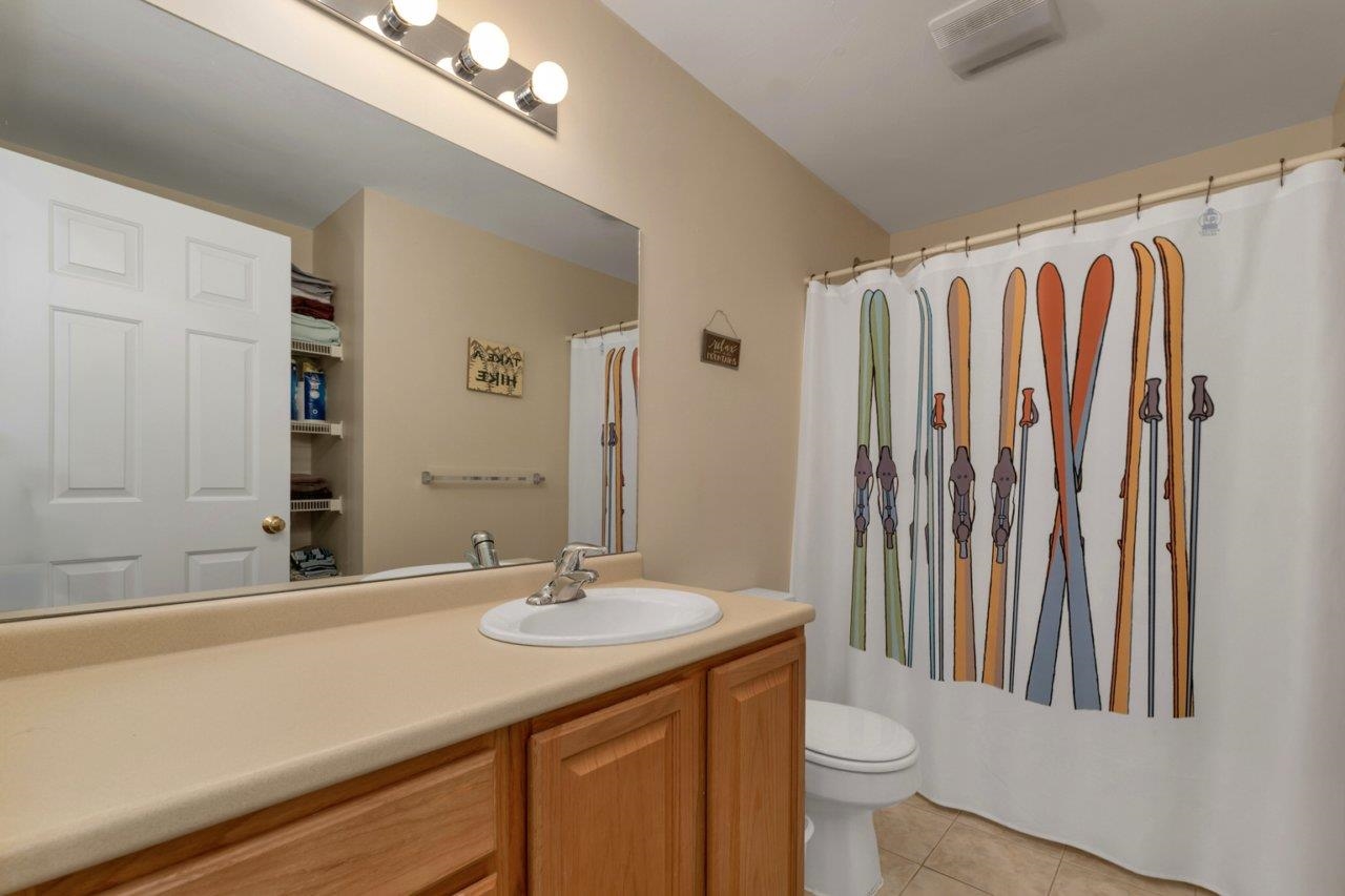 13 White Oak Ln, Lincoln, NH 03251