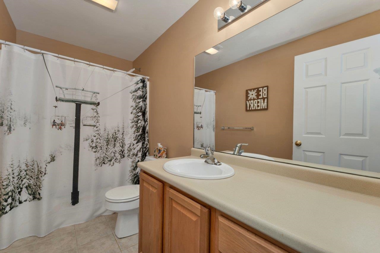 13 White Oak Ln, Lincoln, NH 03251