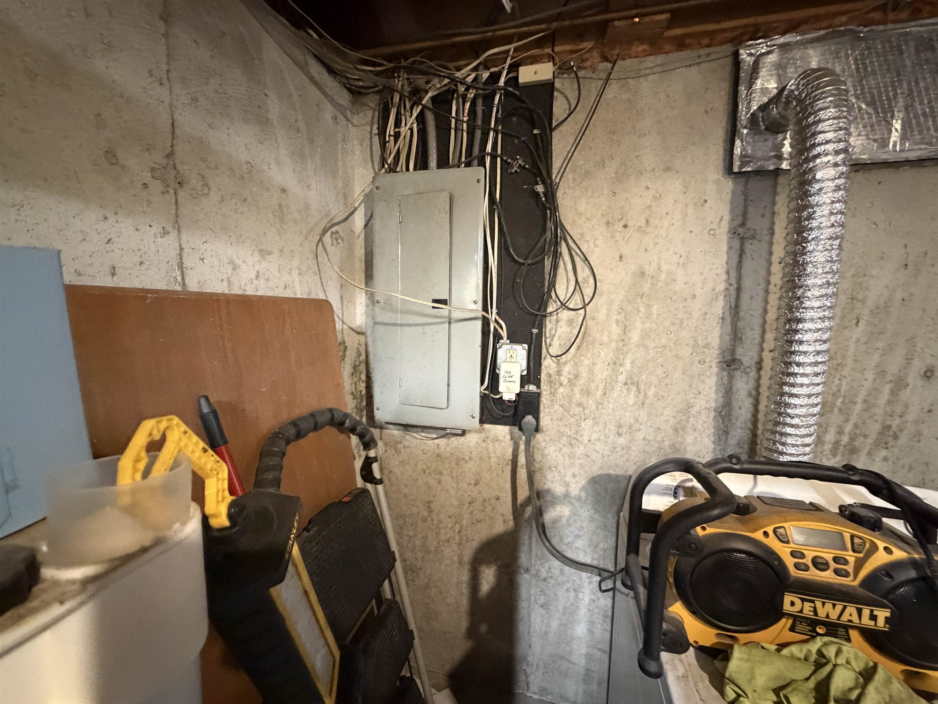 88 Whitney Rd, Hillsborough, NH 03244