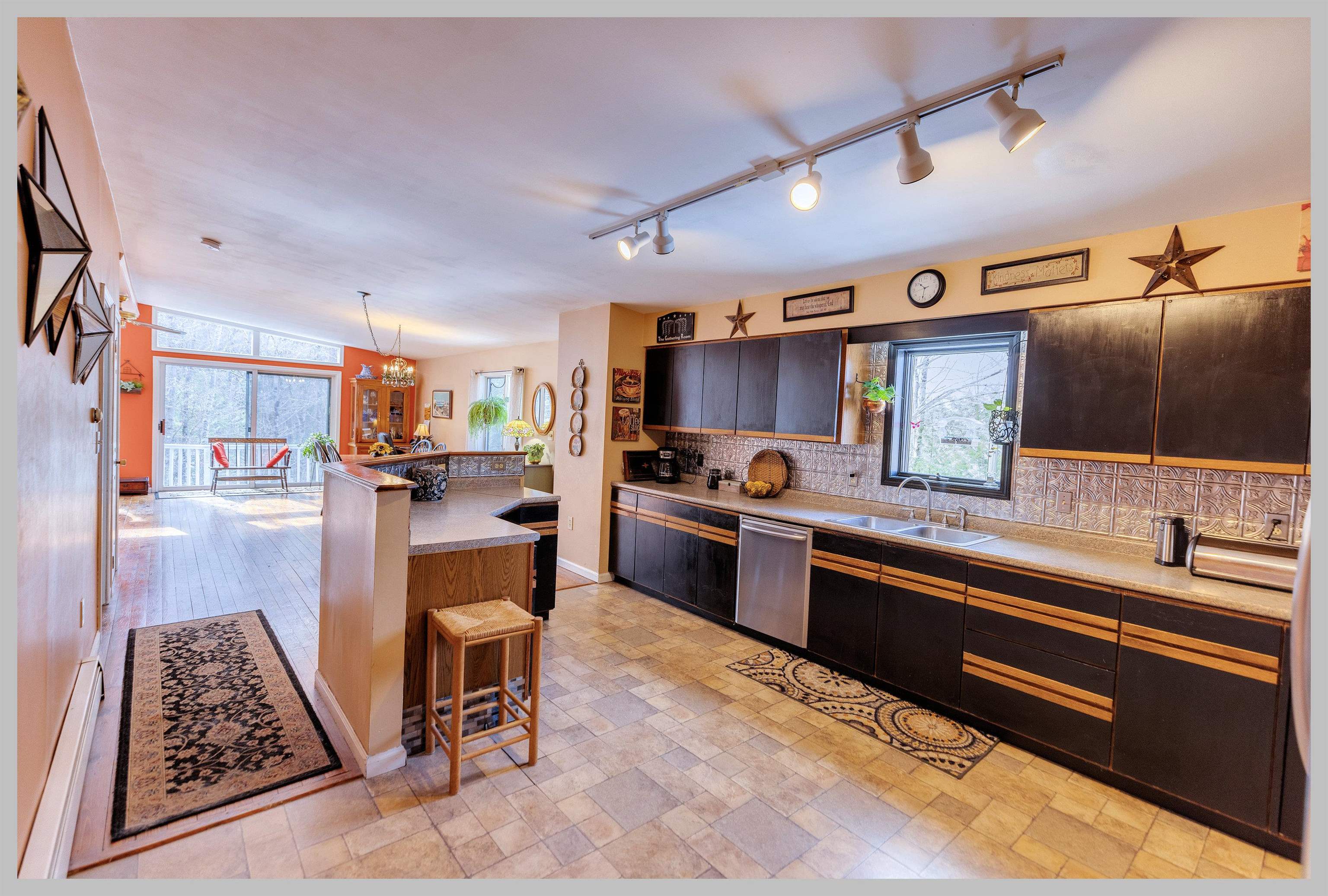 50 Pinnacle Rd, Campton, NH 03223