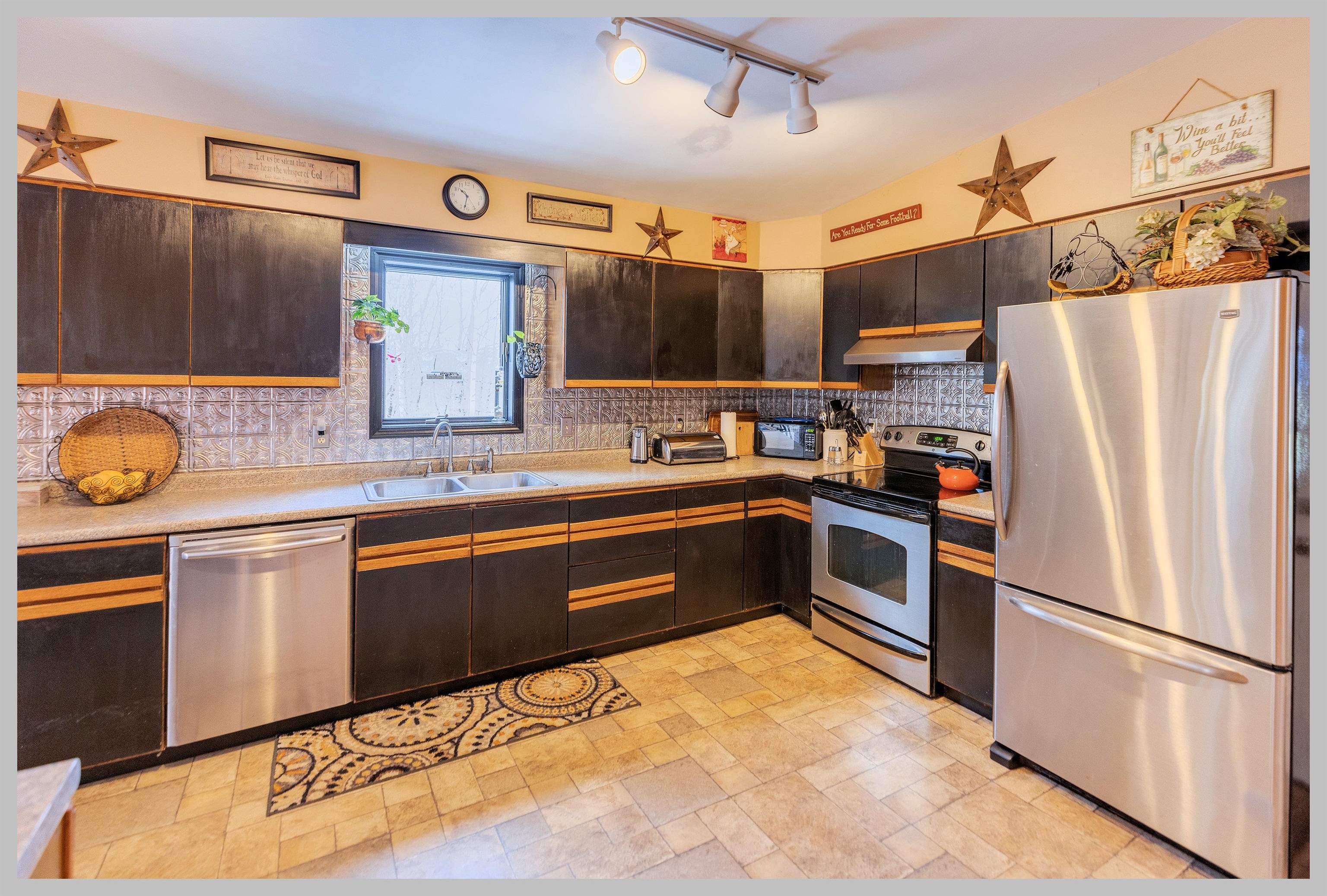 50 Pinnacle Rd, Campton, NH 03223