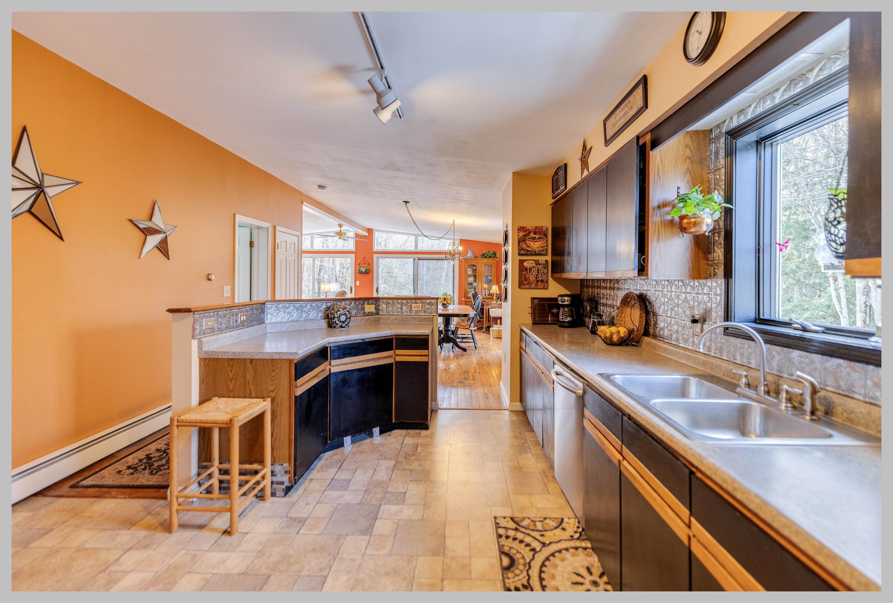 50 Pinnacle Rd, Campton, NH 03223