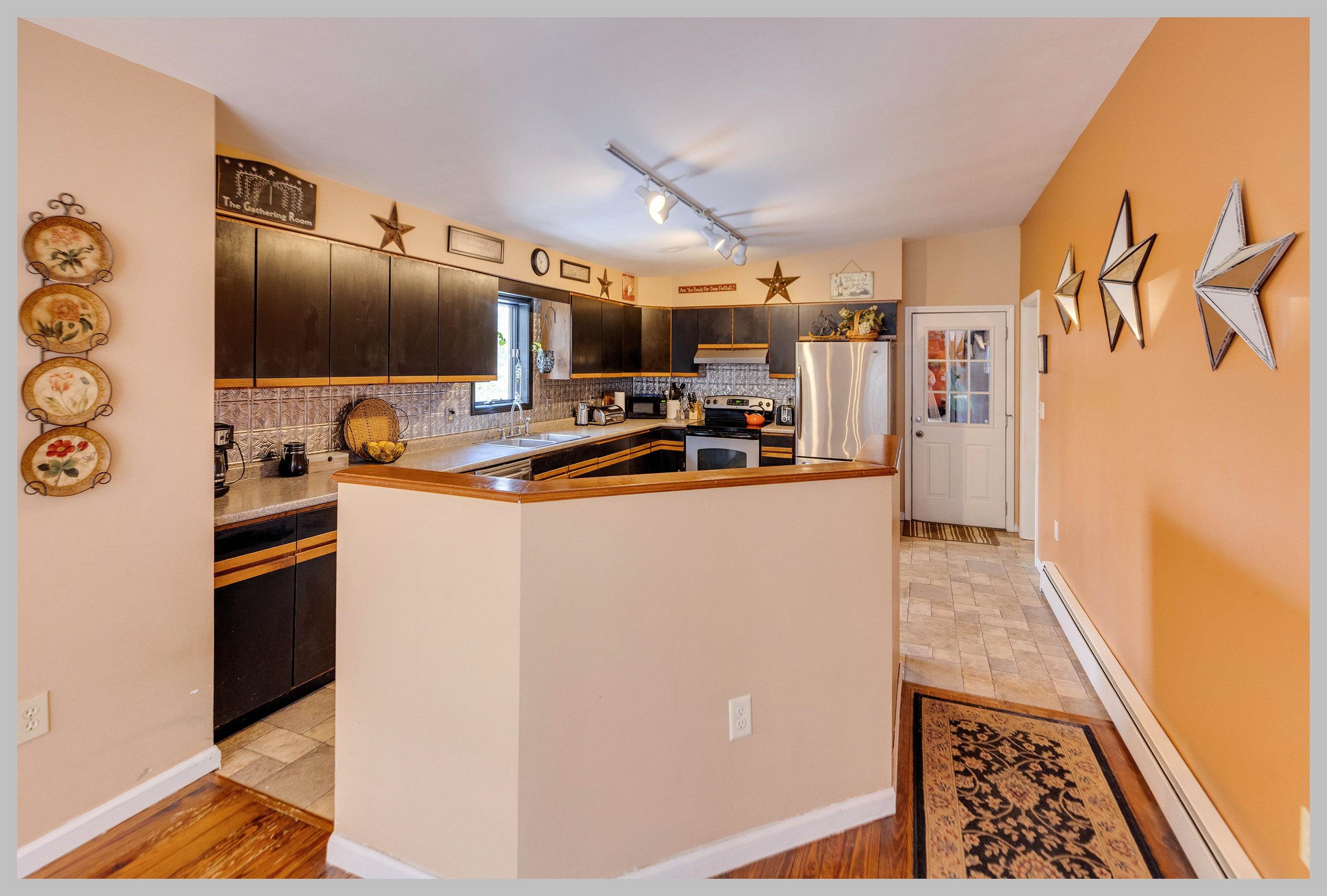 50 Pinnacle Rd, Campton, NH 03223