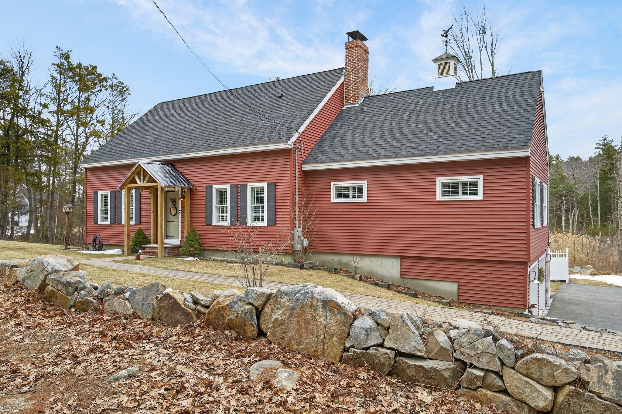 71 Odell Rd, Sandown, NH 03873