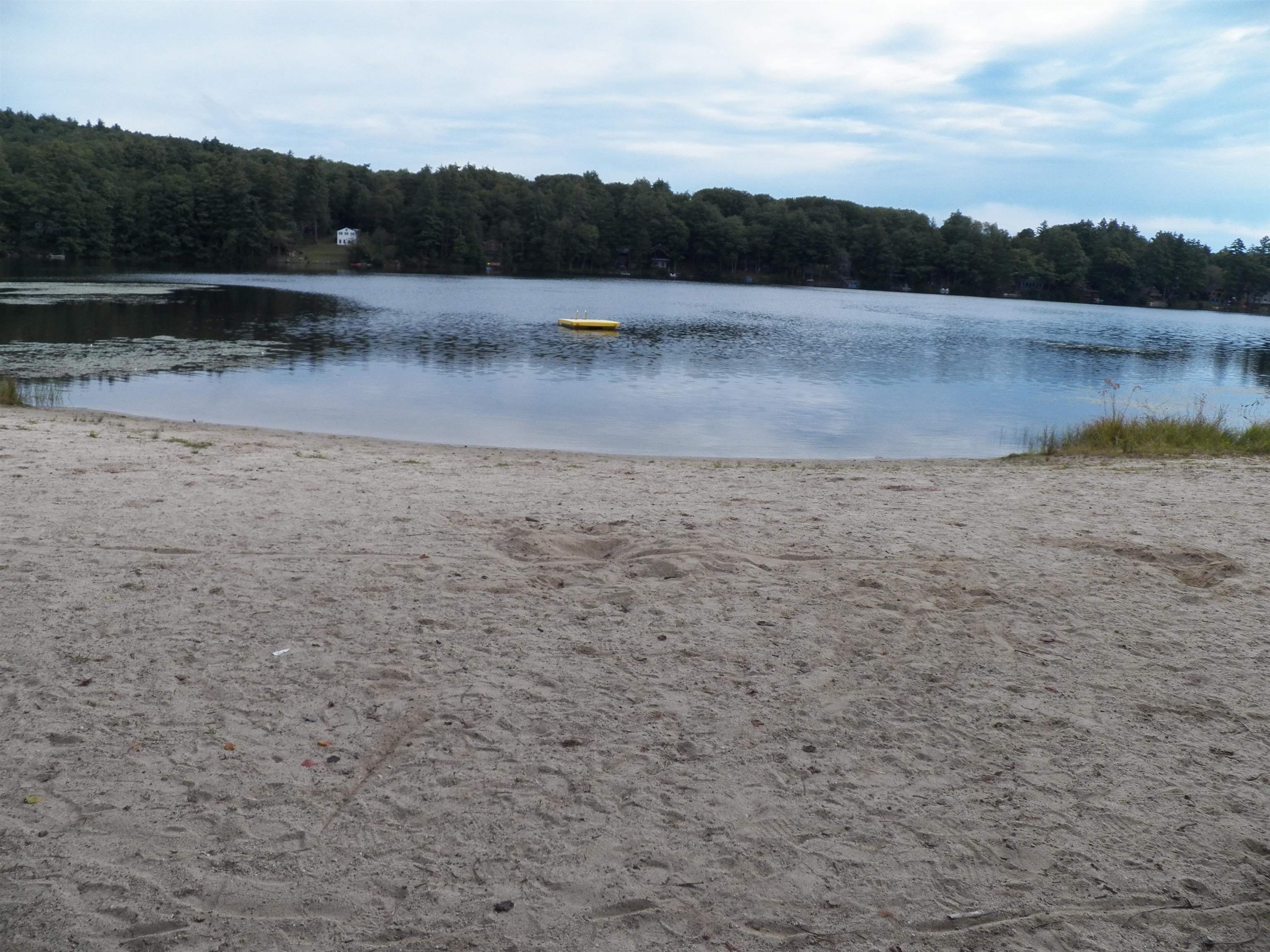 14-077 Deerpoint Dr, Hillsborough, NH 03244